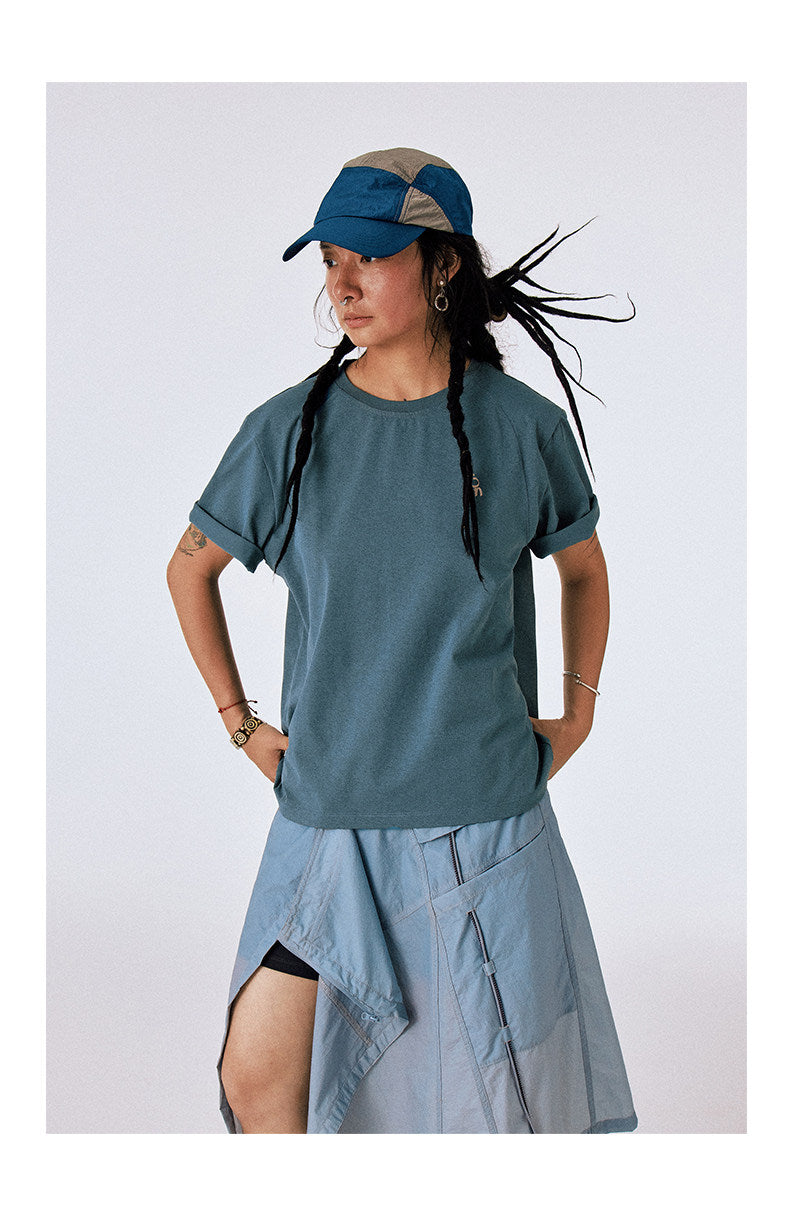 Moisture-wicking, quick-drying T-shirt