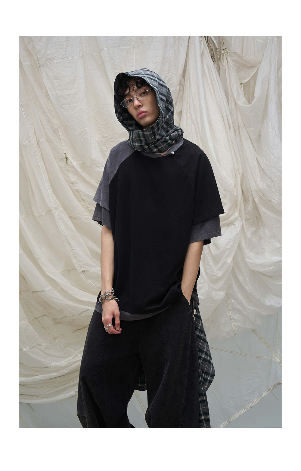 Removable decorative scarf