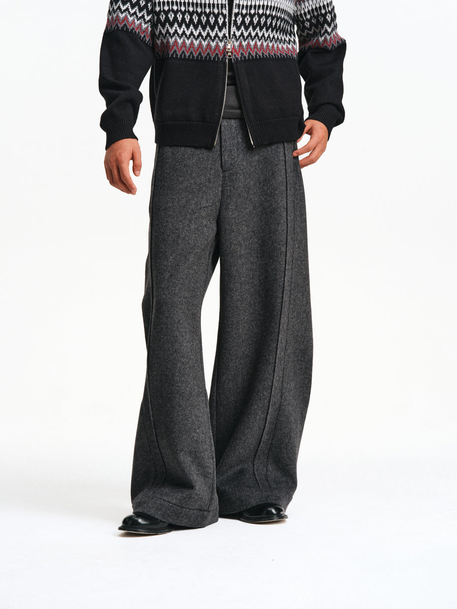 Three-dimensional cut casual pants