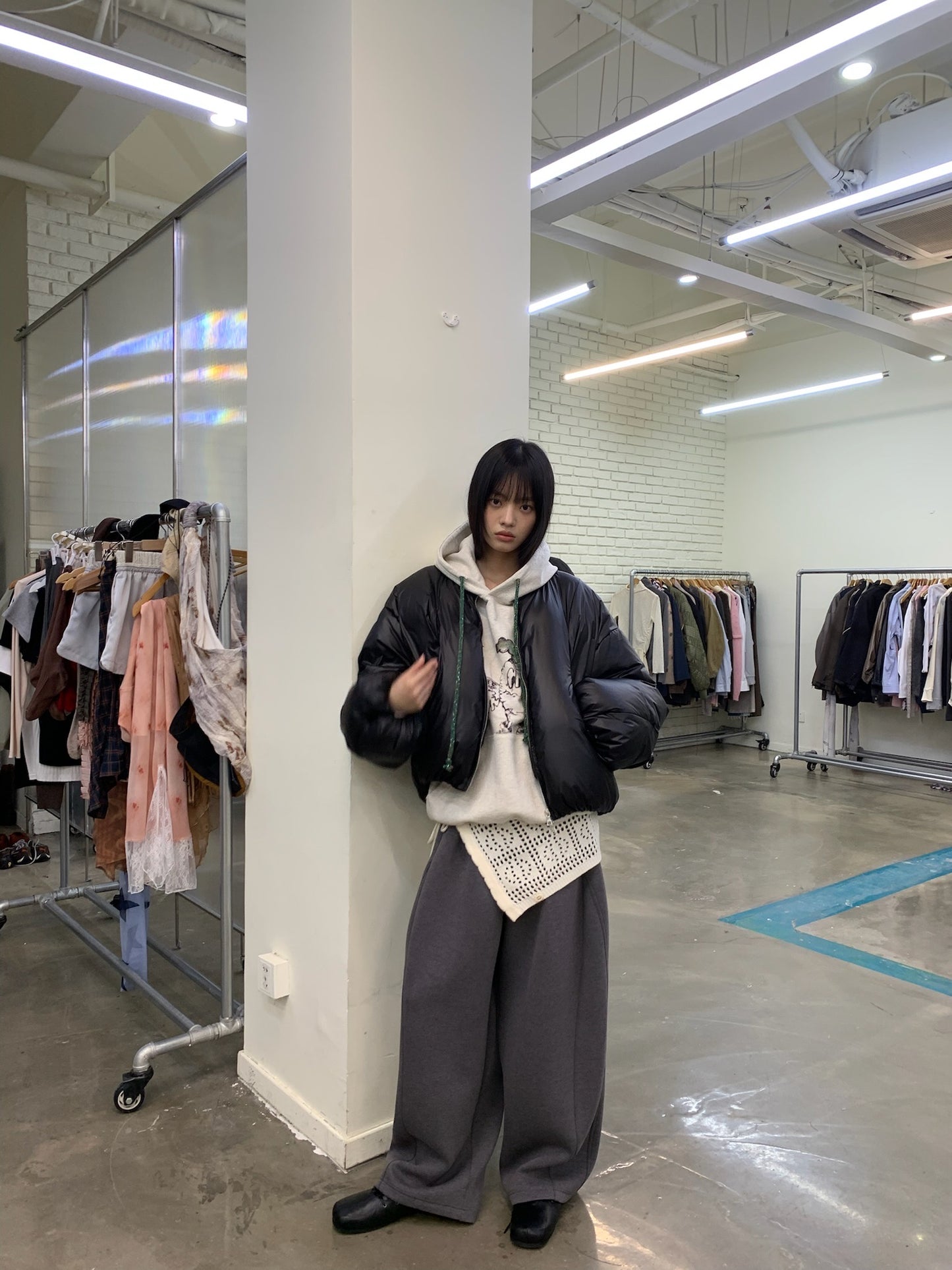 Scimitar cut knit casual pants