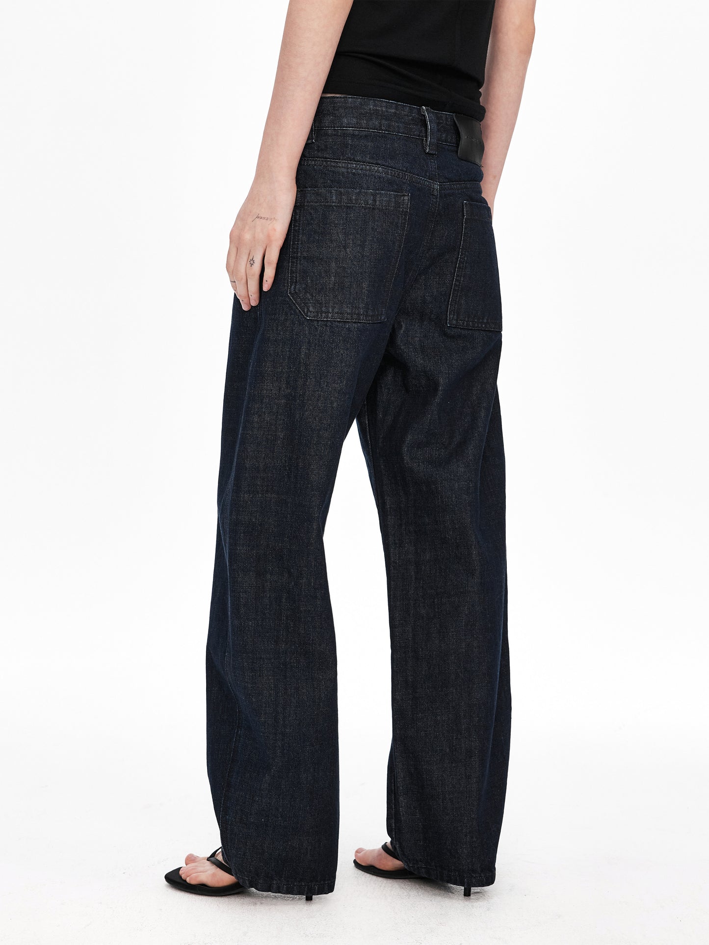 Curved-Tapered Denim Jeans