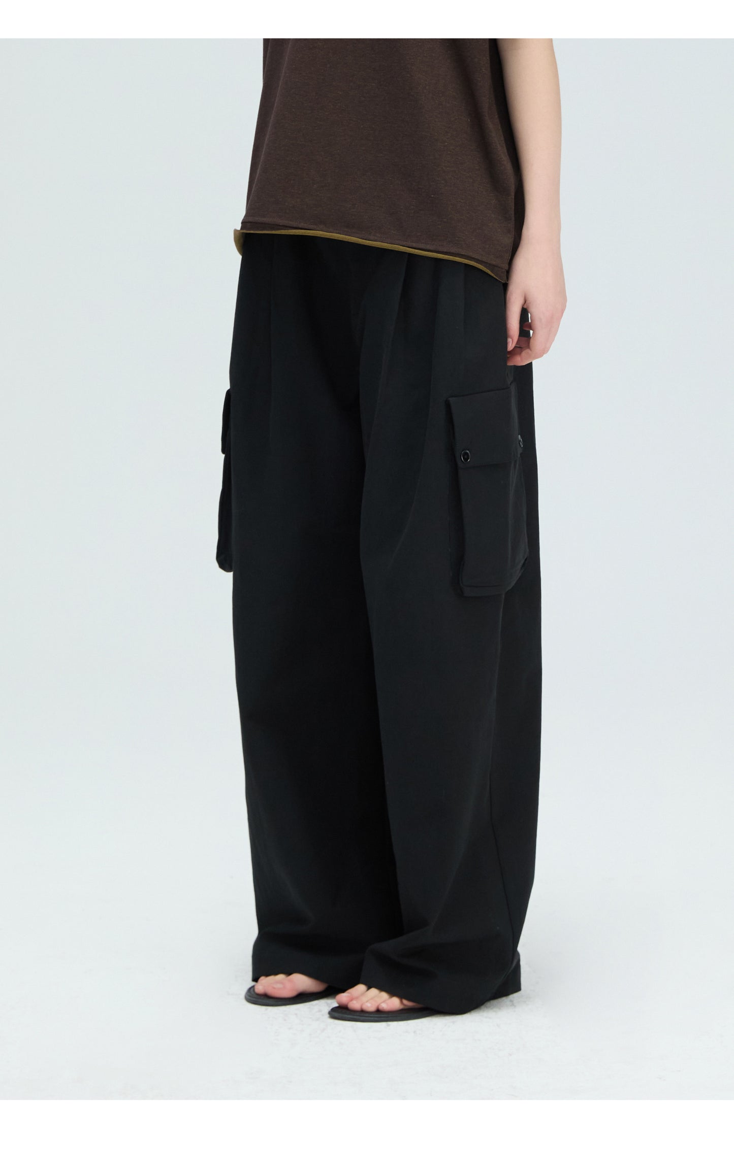Loose-Fit Cargo Pants with Large Pockets