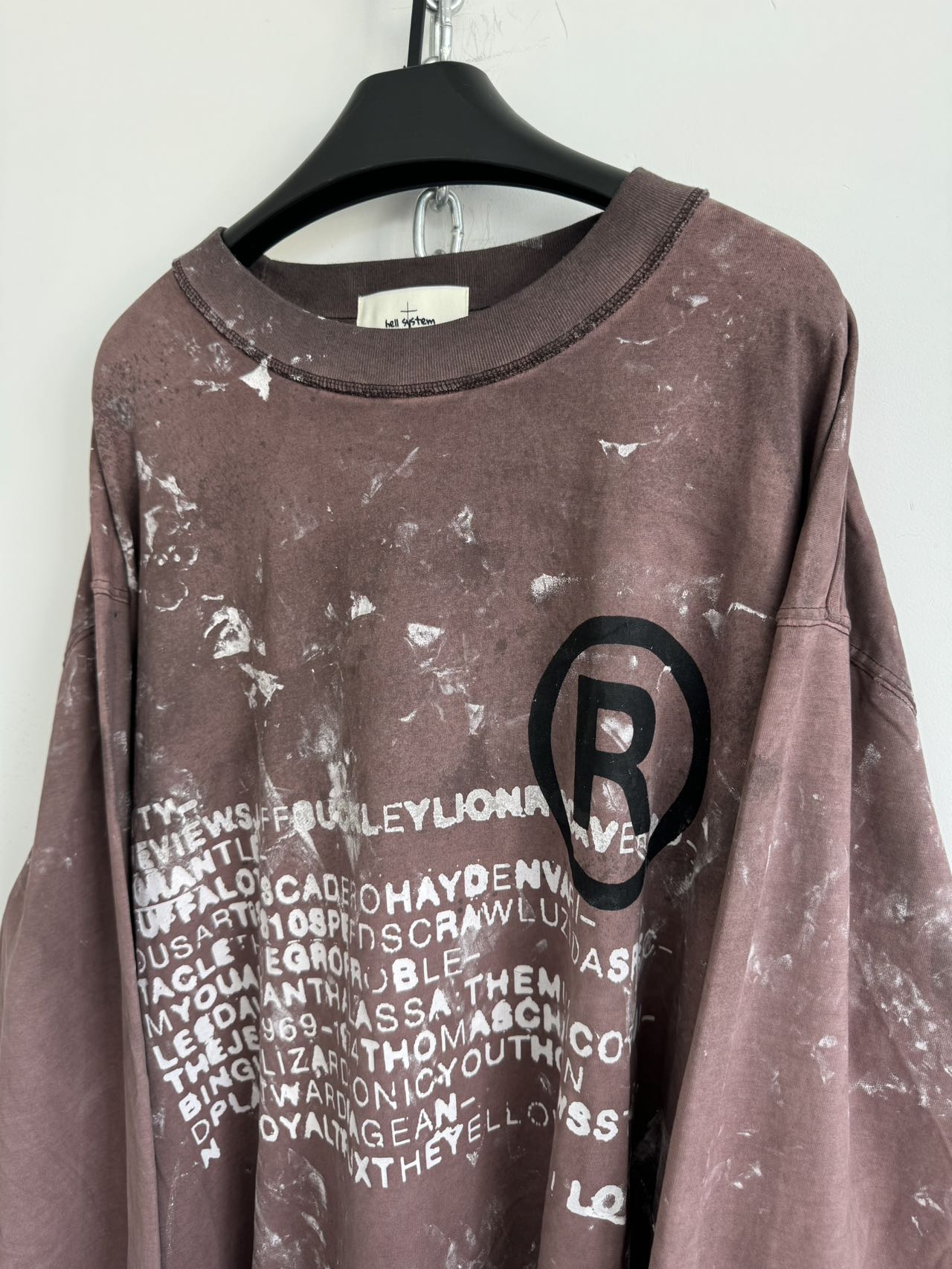 Washed and Damaged Round Neck Sweatshirt