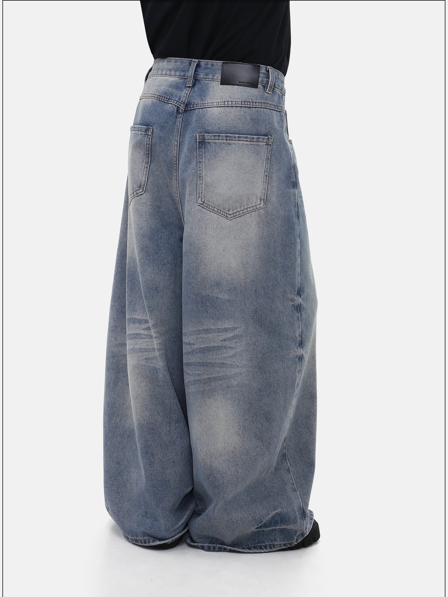 Retro Distressed Jeans