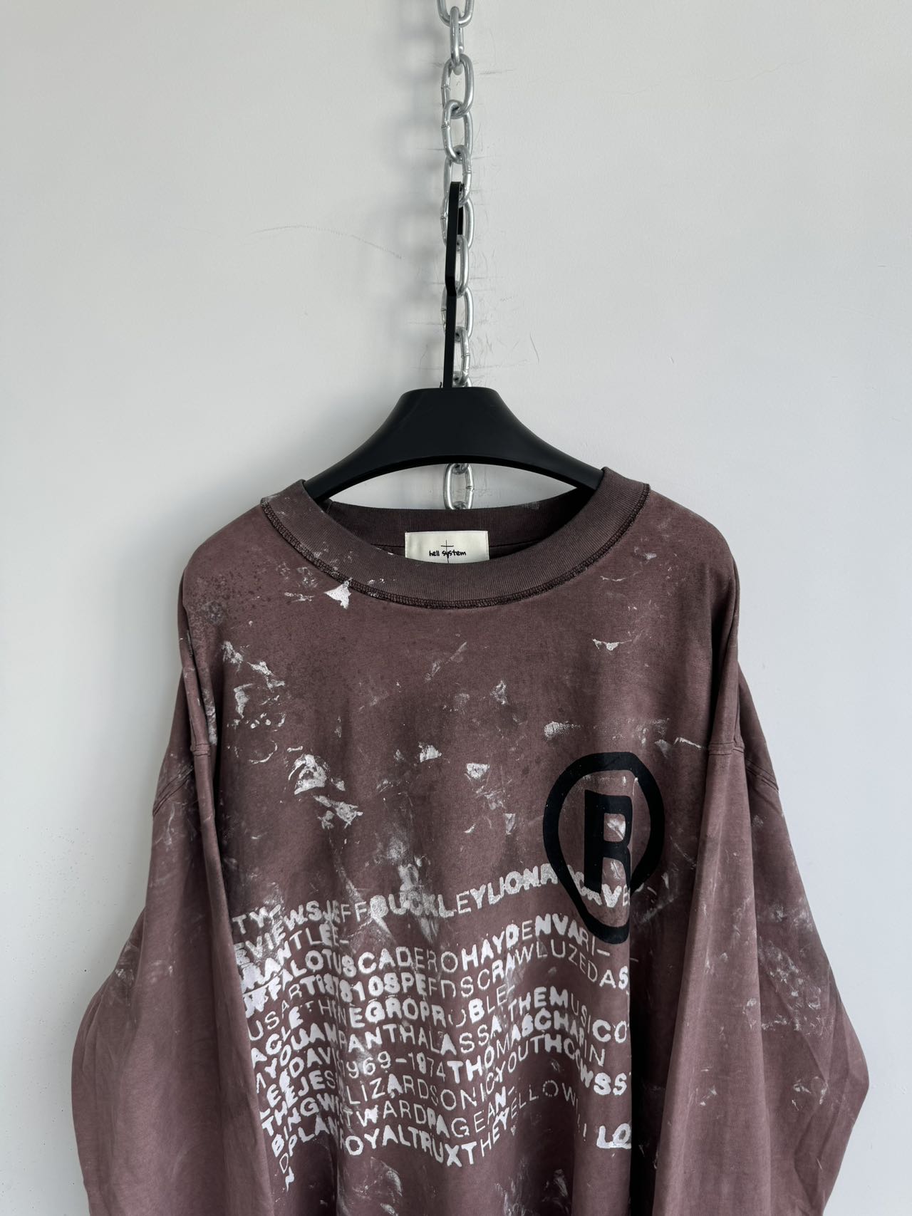 Washed and Damaged Round Neck Sweatshirt