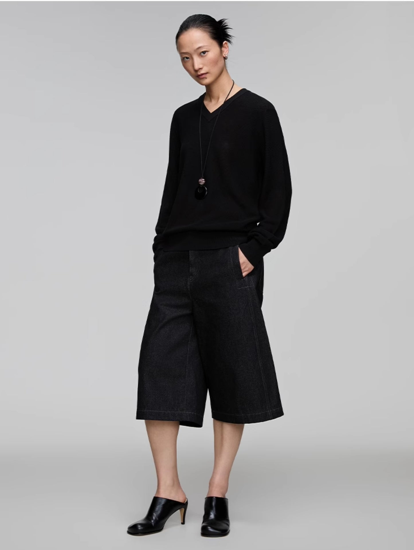 V-neck loose casual knit