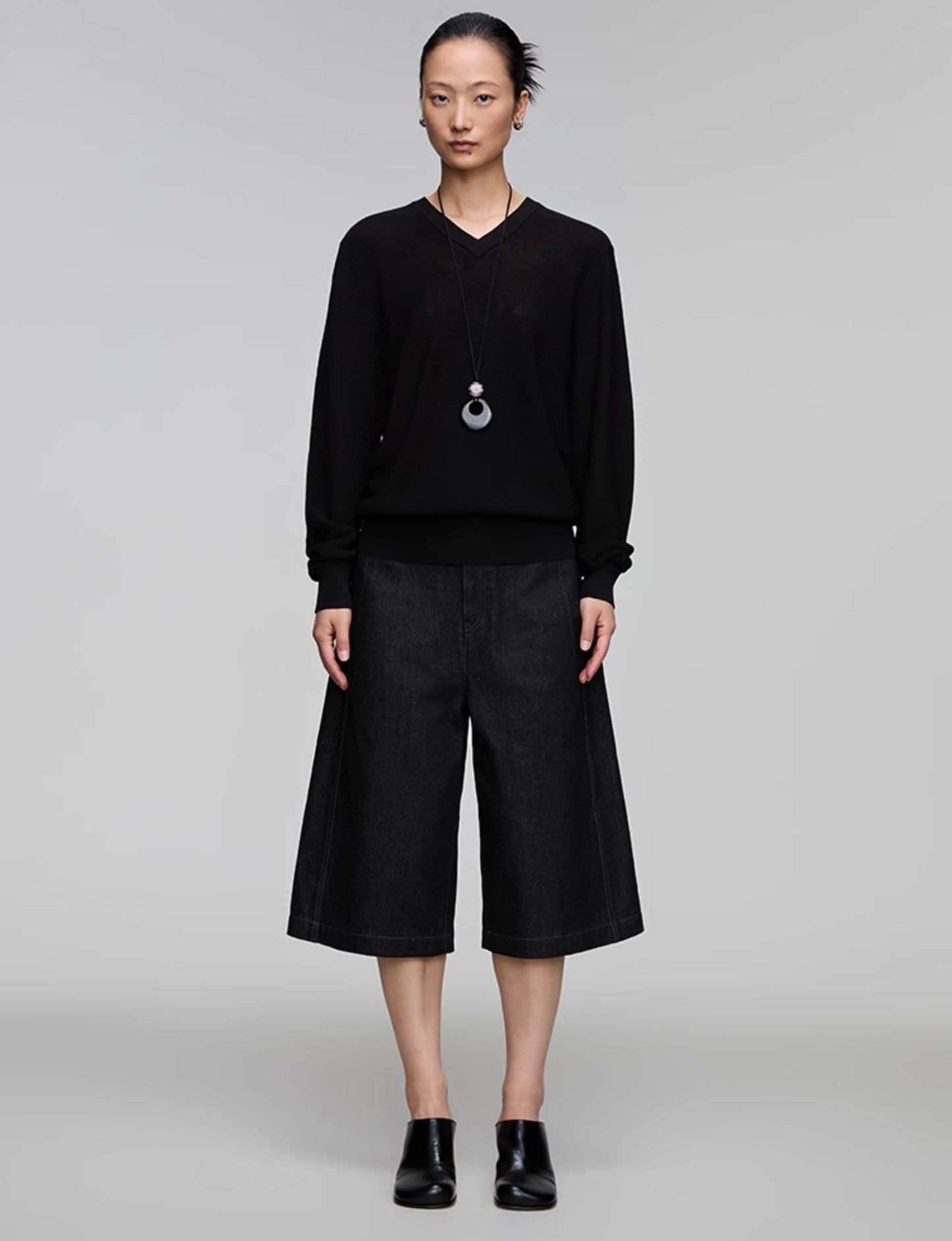 V-neck loose casual knit