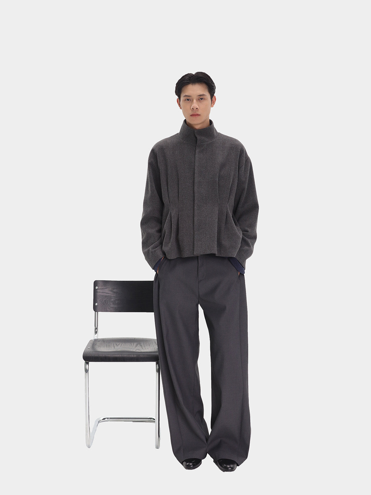 Pleated woolen jacket