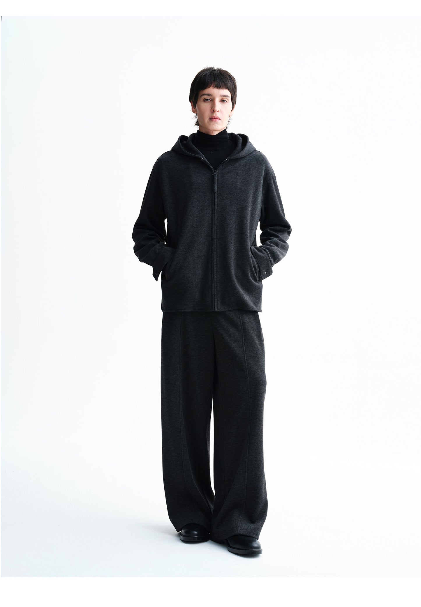 Side-seam pockets  Wide-leg pants