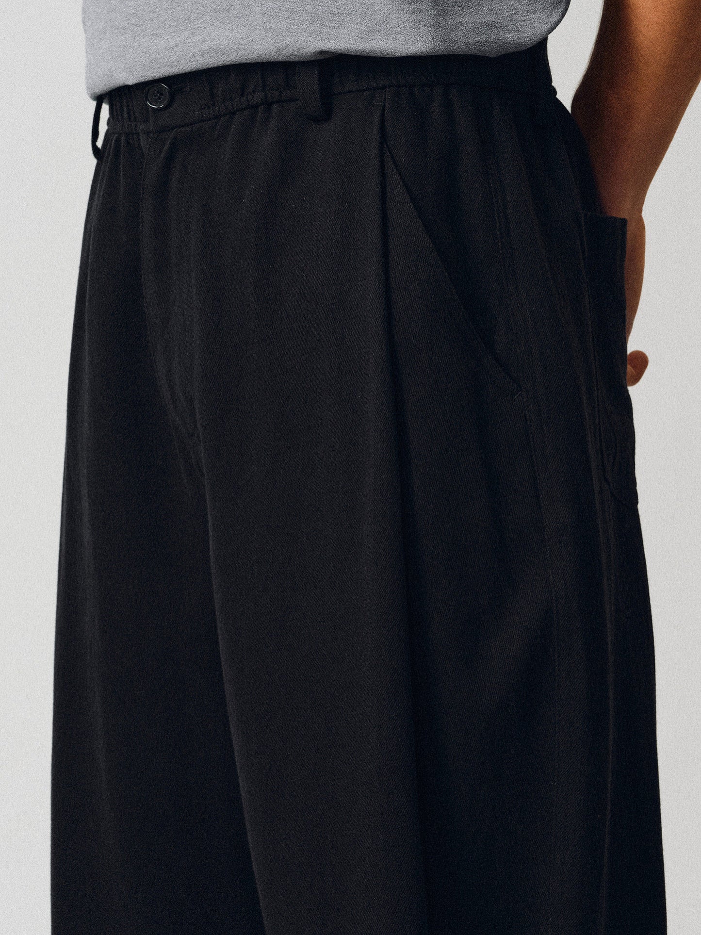 Casual Pants with Side Pleats and Elastic Waistband