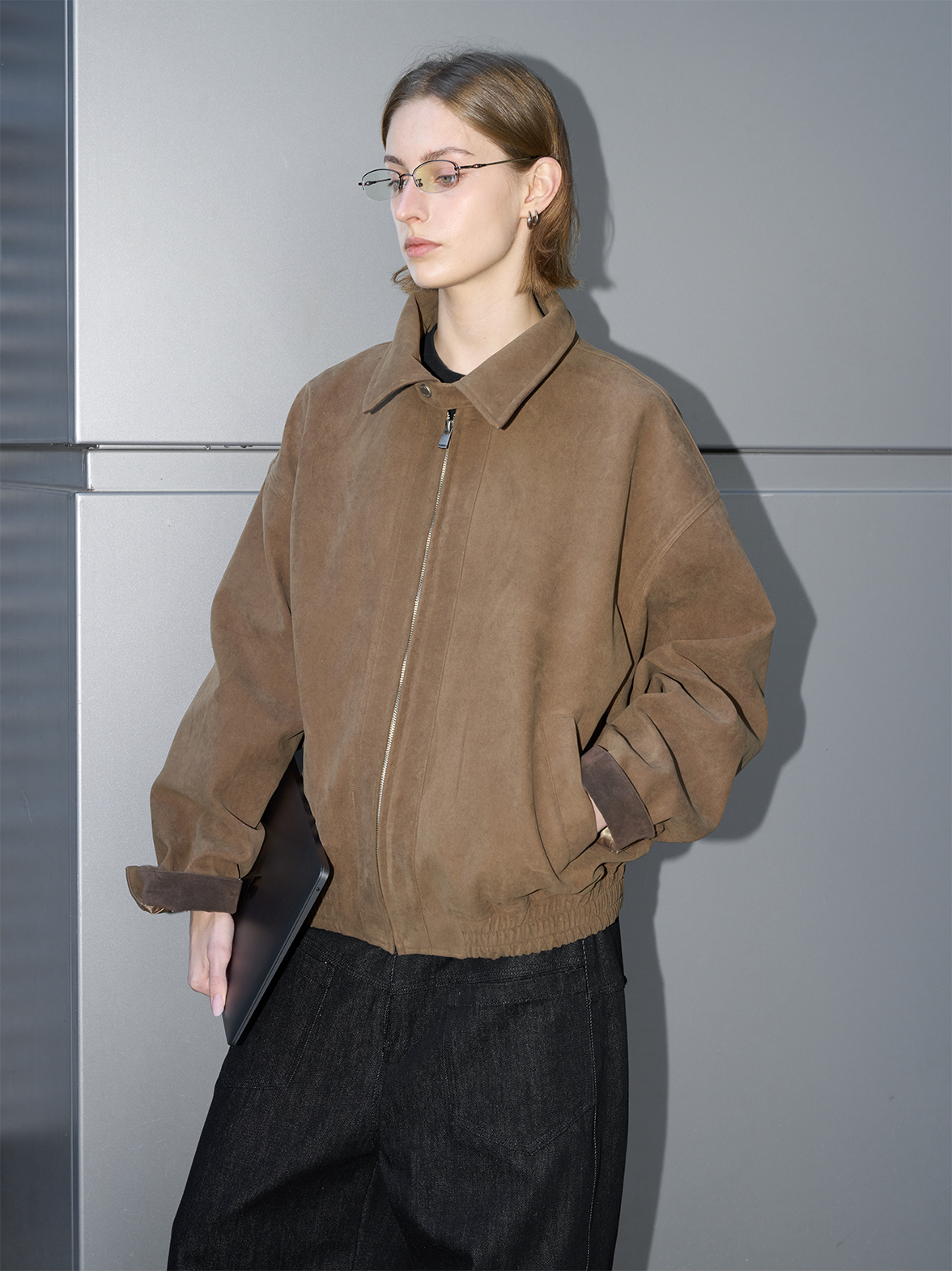 Turn-up sleeve suede jacket