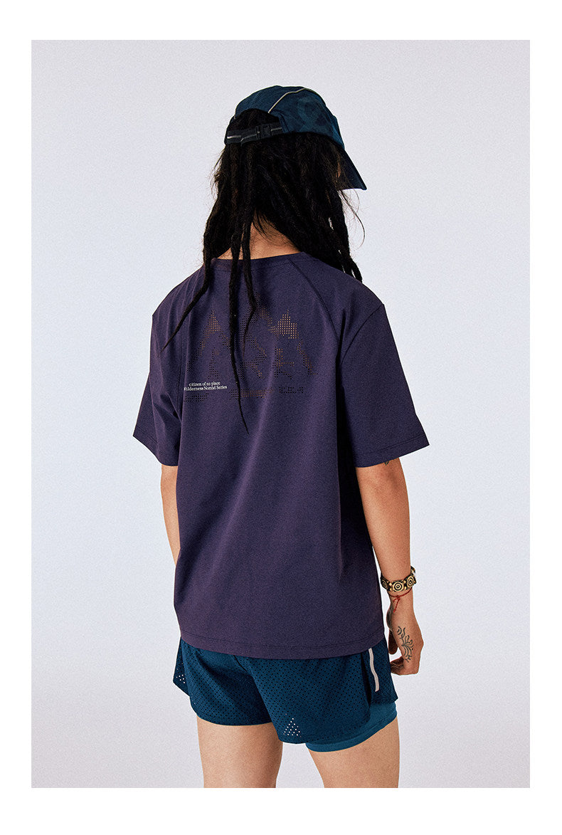Moisture-wicking, quick-drying T-shirt