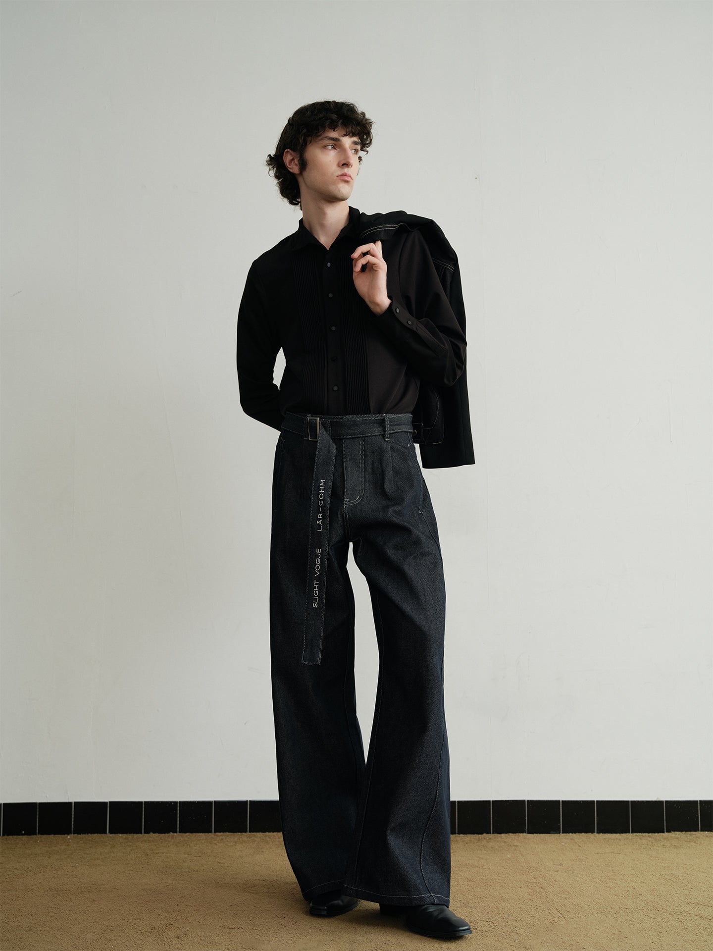 Natural Pleat Denim Pants
