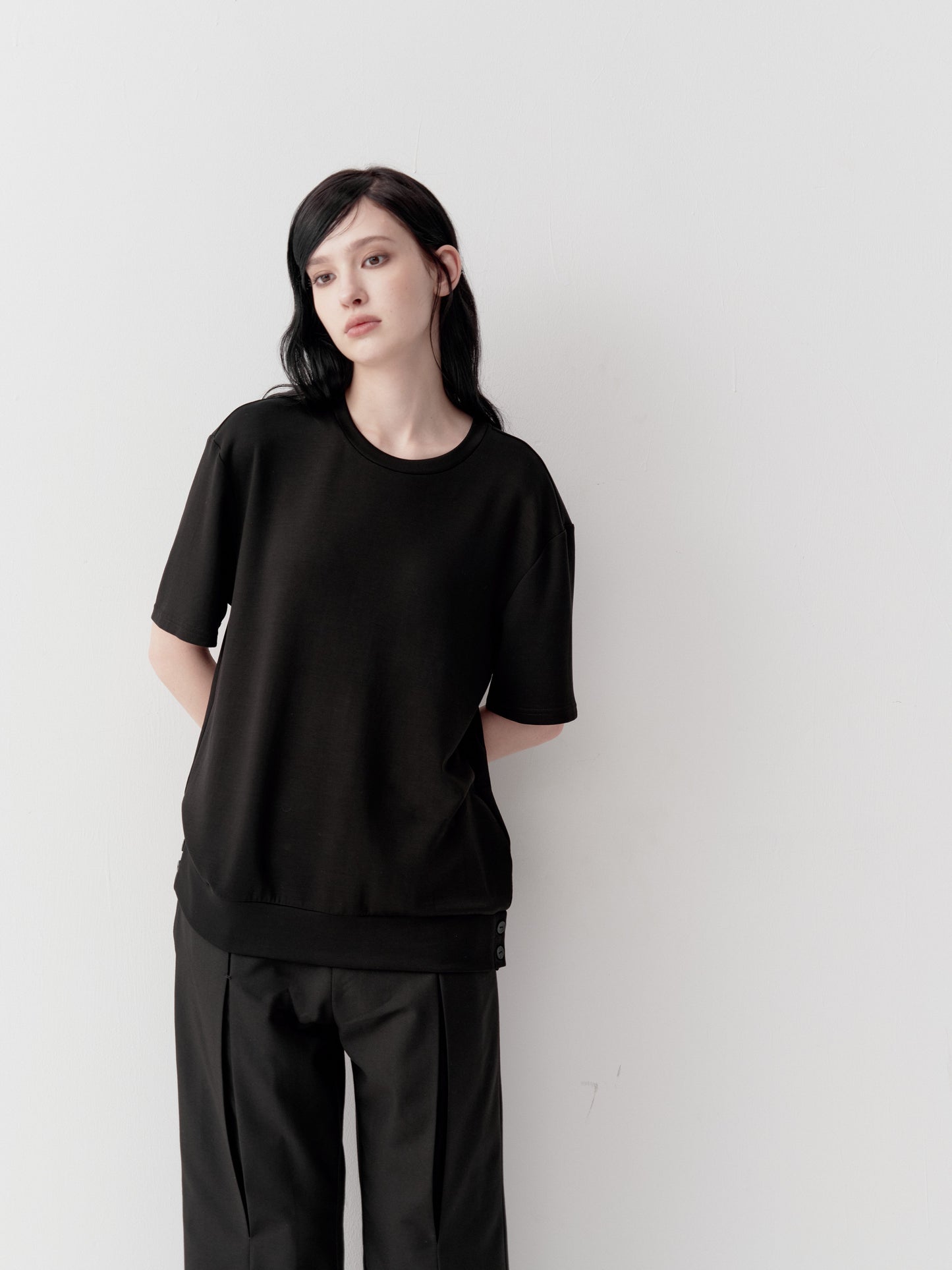 Adjustable with buttons, breathable T-shirt