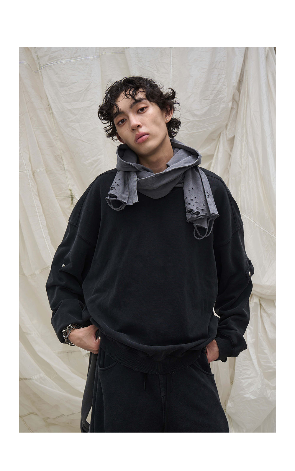 Removable decorative scarf