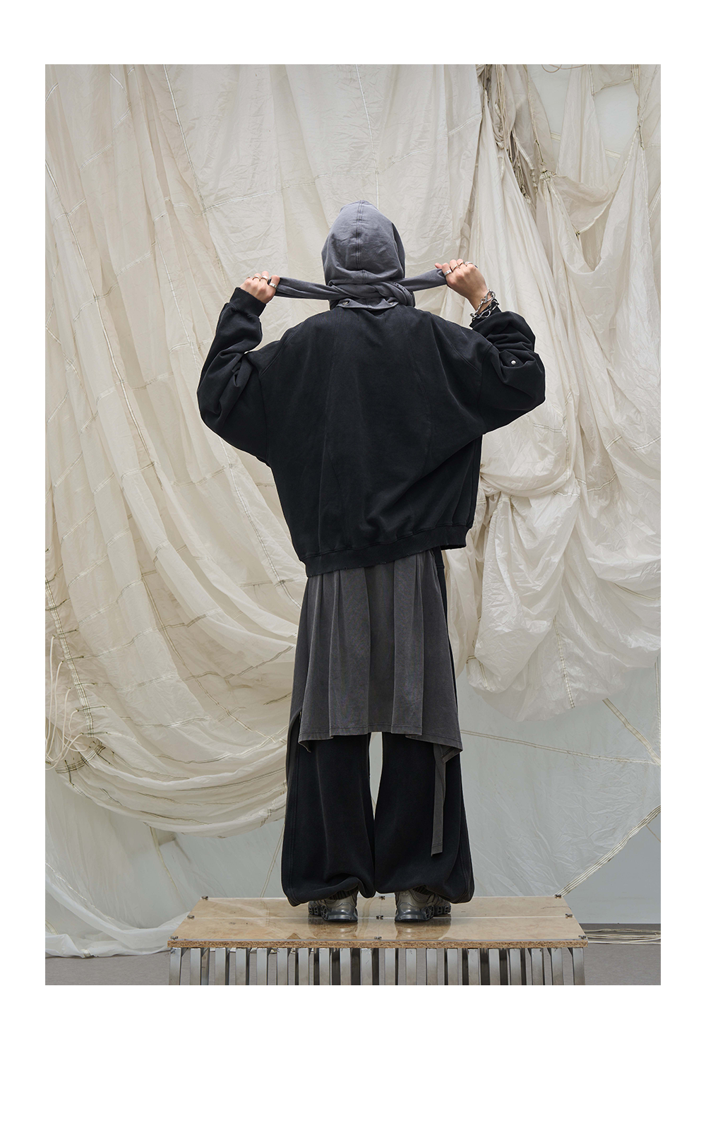 Removable T-shirt and sweatpants