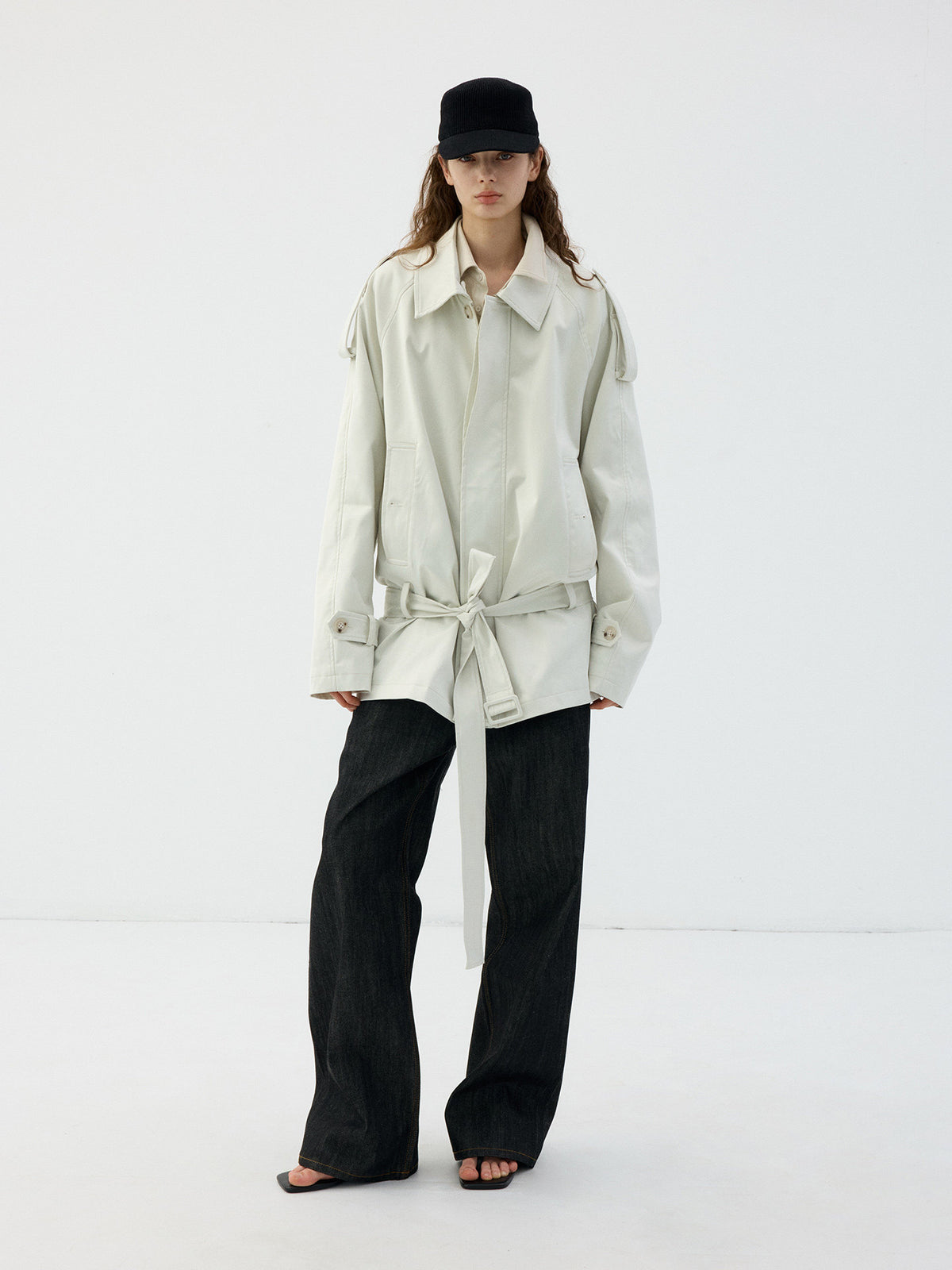 Mid-Length Jacket with a Wrinkle-Resistant Zipper