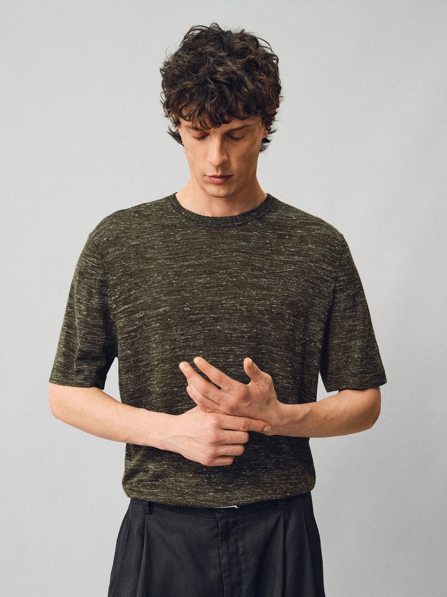 Tight-fitting T-shirt