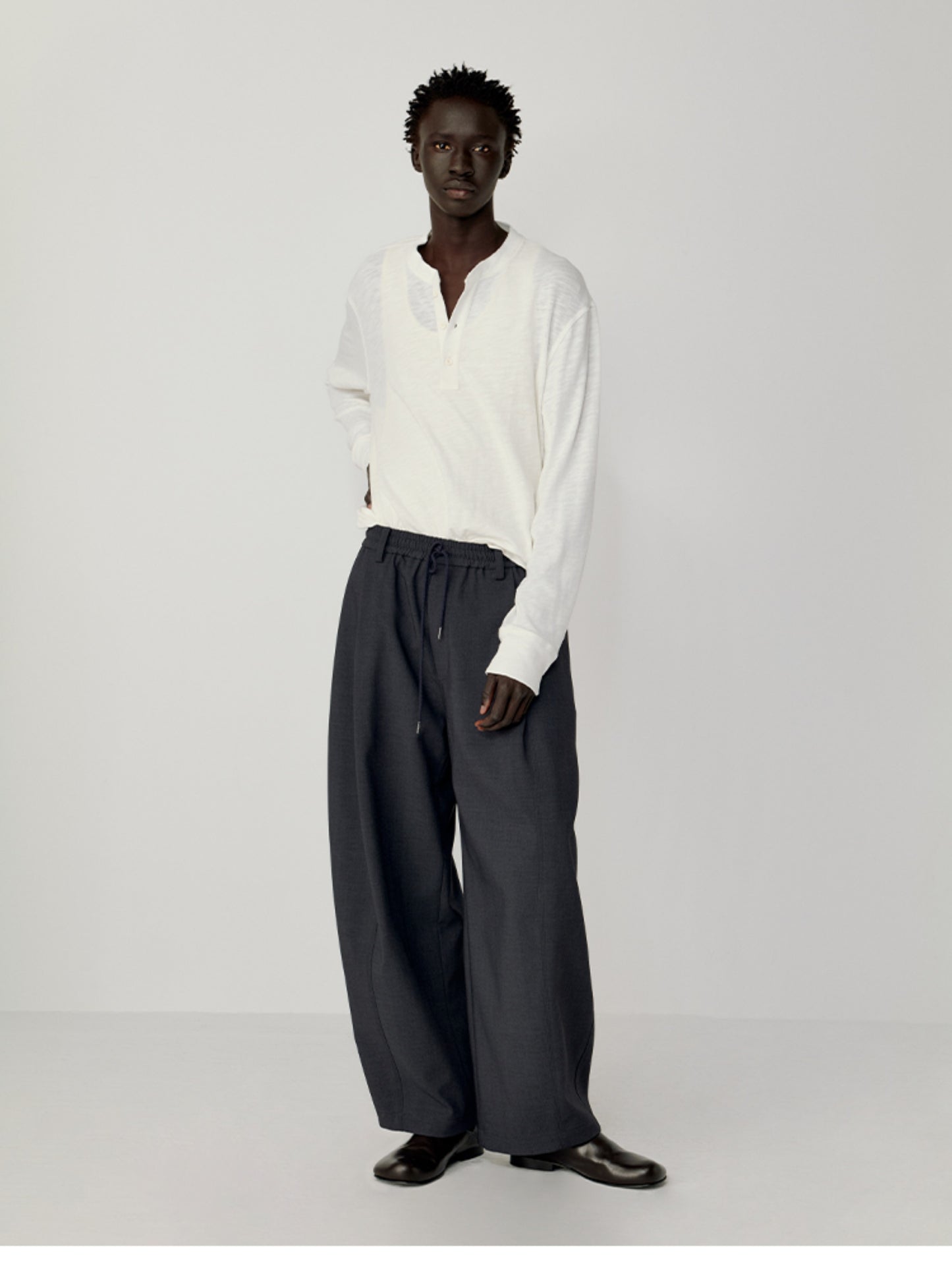 Loose-fitting draped casual pants