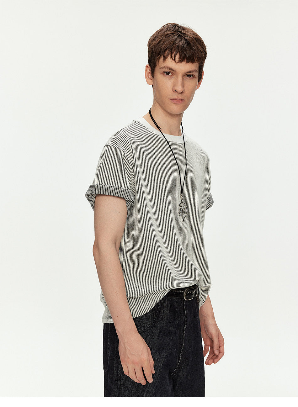 Round-Neck Vertical-Striped T-Shirt