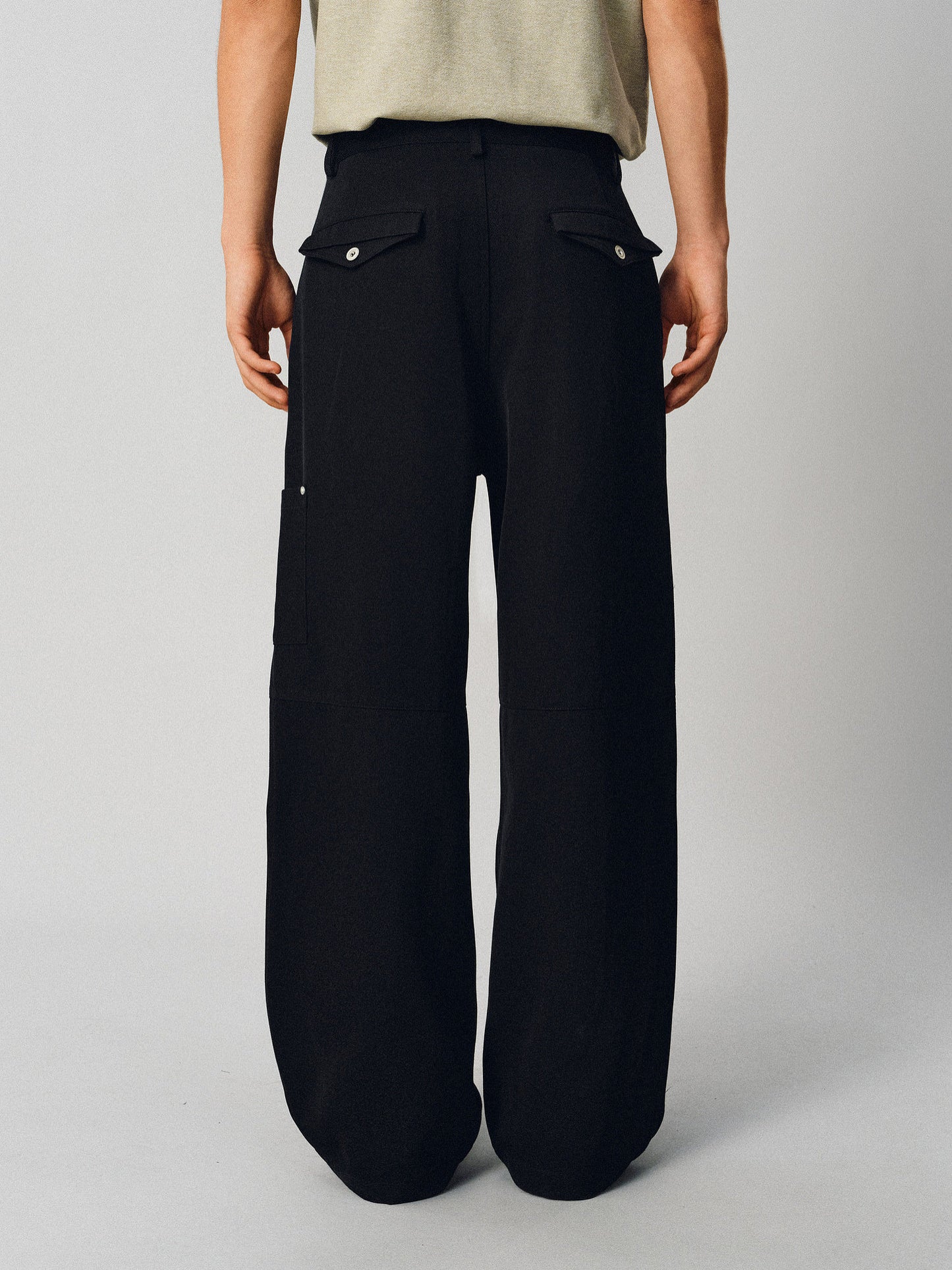 Work pants with pockets
