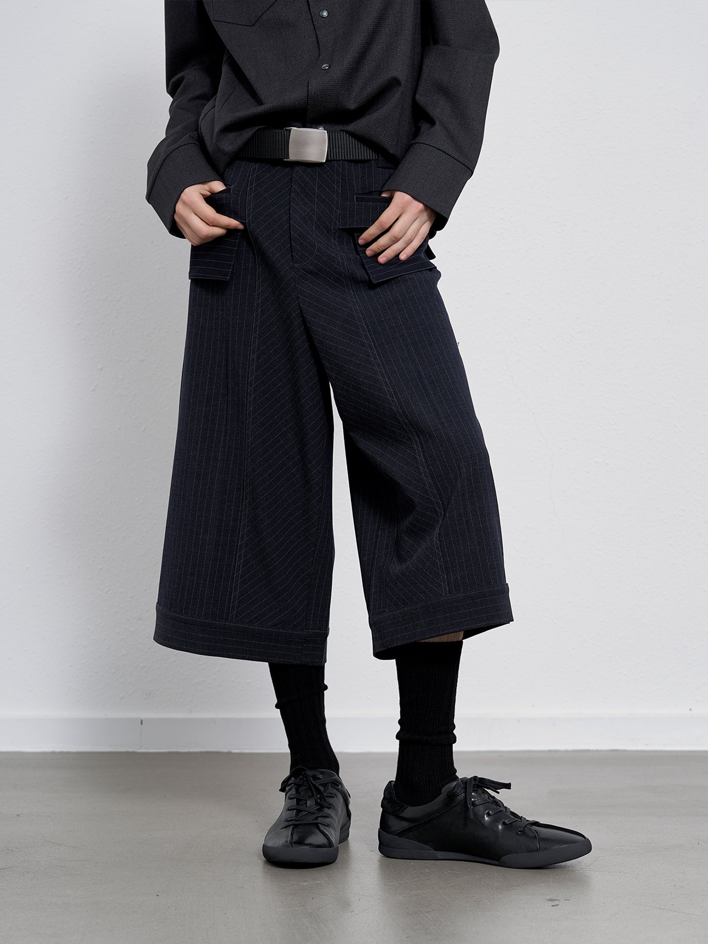 Striped cropped pants