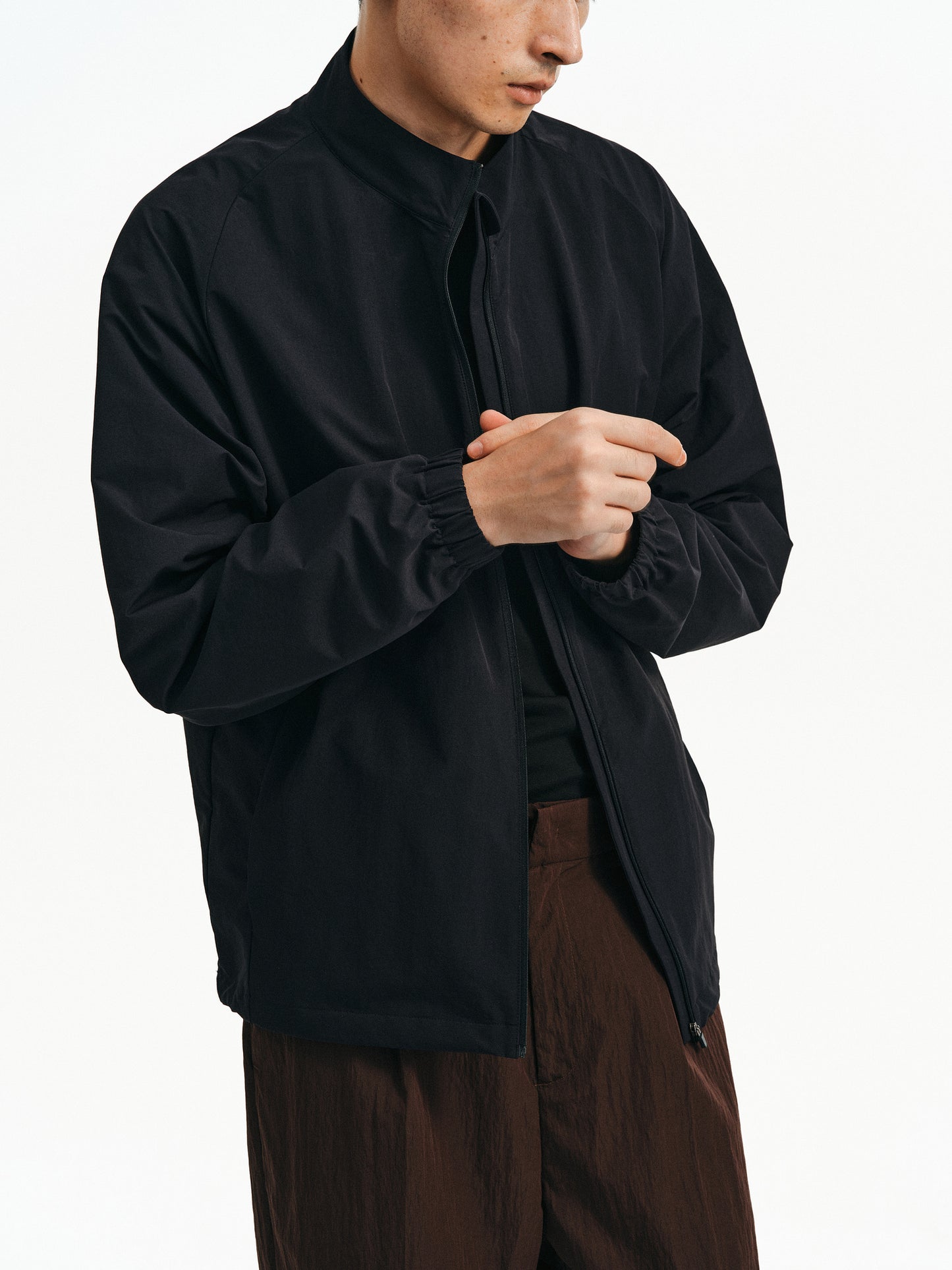 Water-repellent lightweight jacket