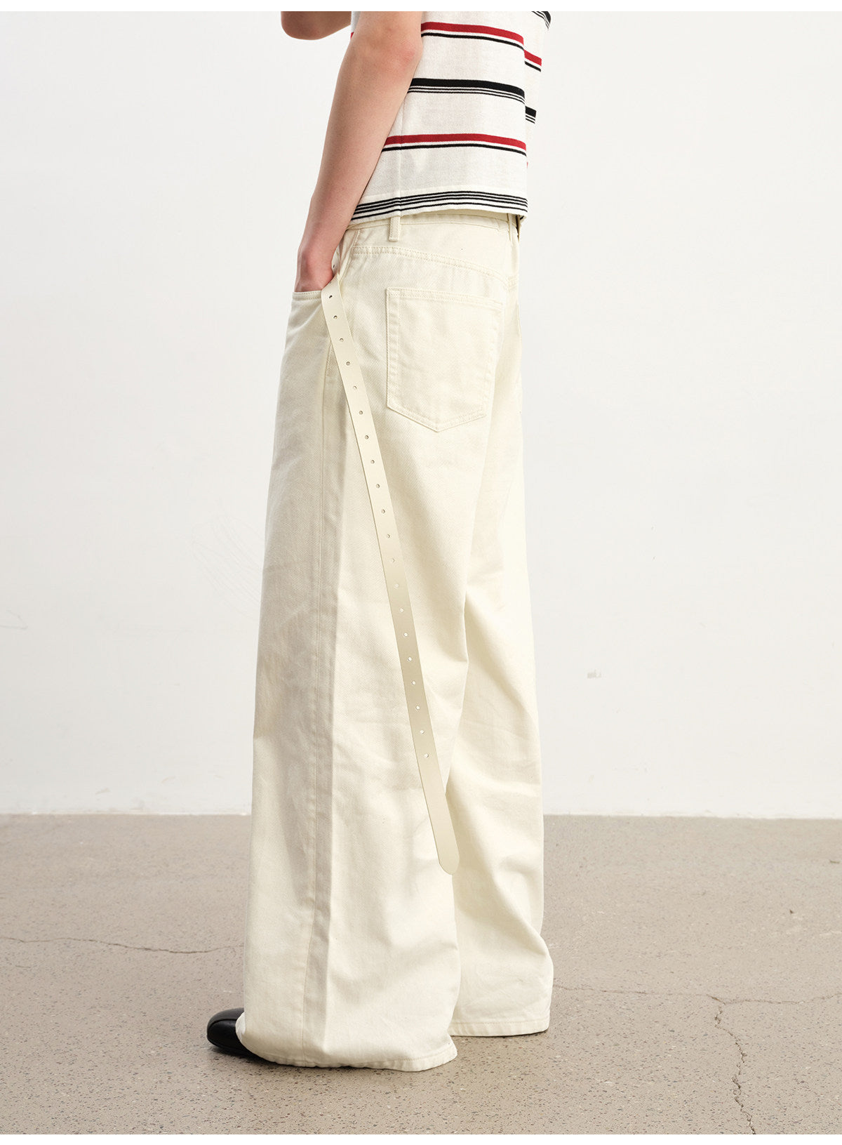 Straight-Leg Jeans with a Natural Wash