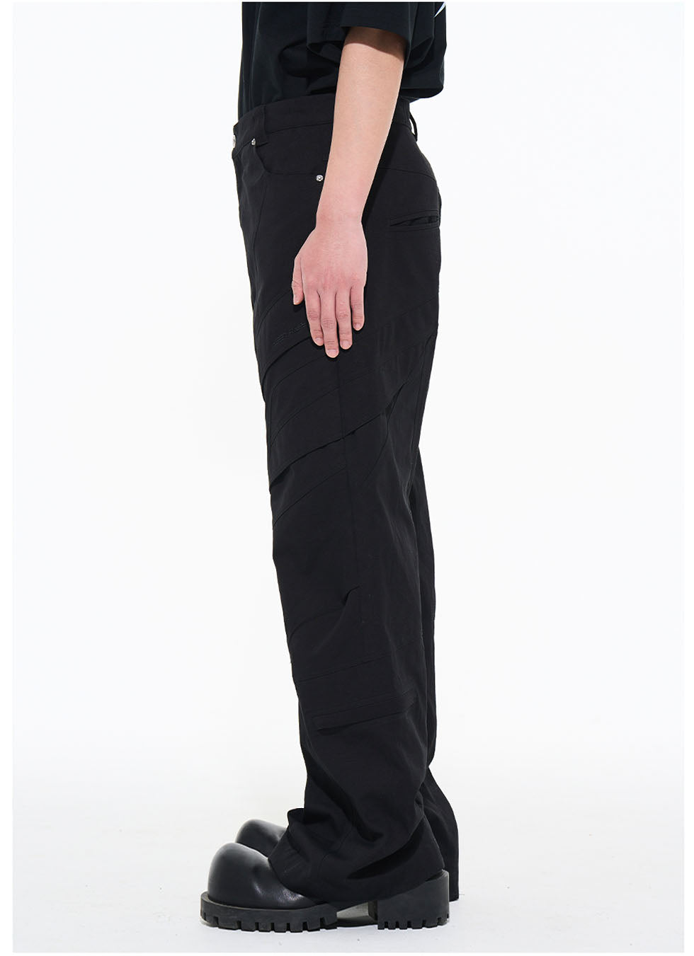 Split loose-fitting straight pants 