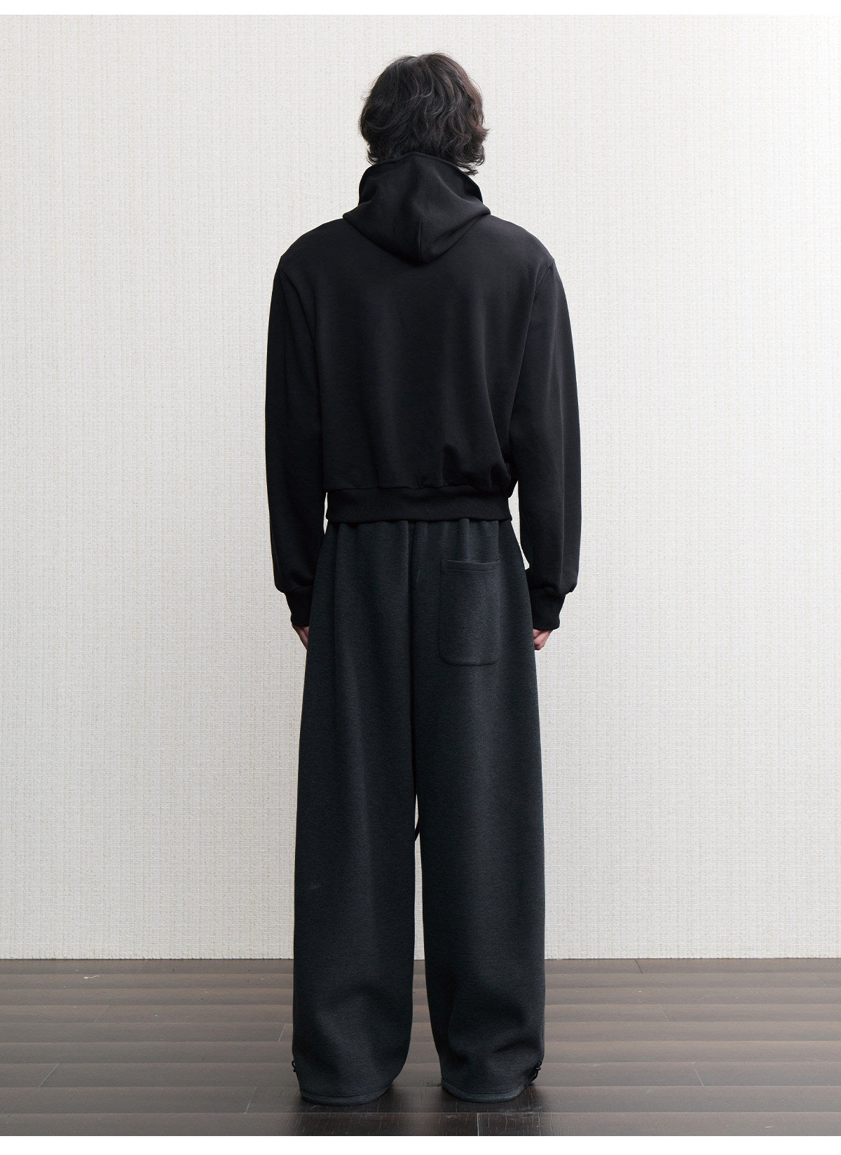 Sweatshirt with a Metal-Wire Hood