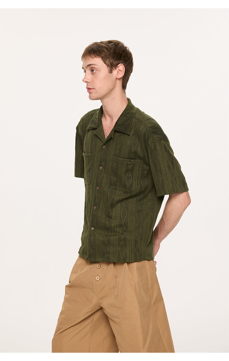 Wooden button lapel shirt