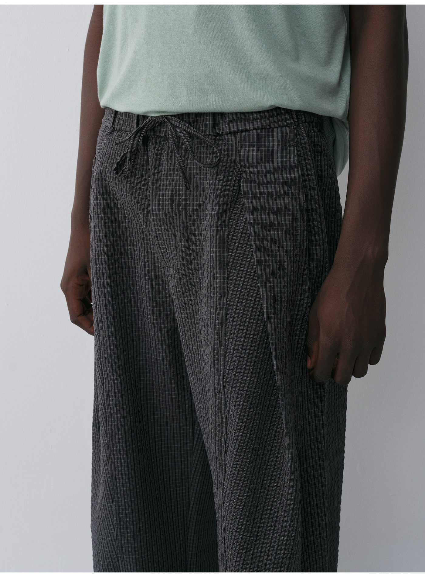 Curved Silhouette Casual Pants with Elastic Waistband