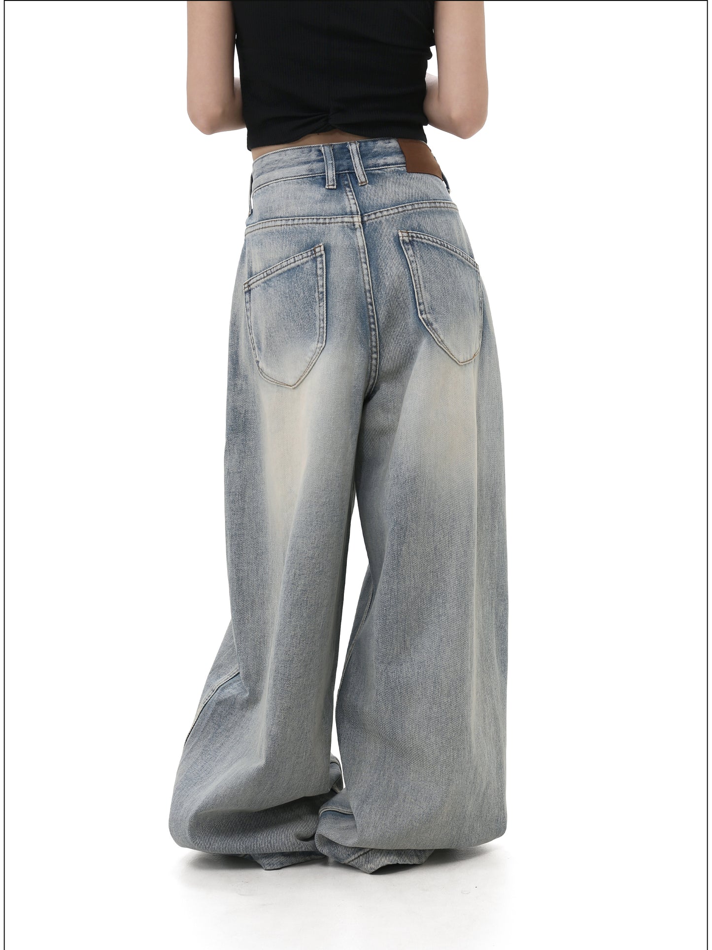 Pleated Design Jeans