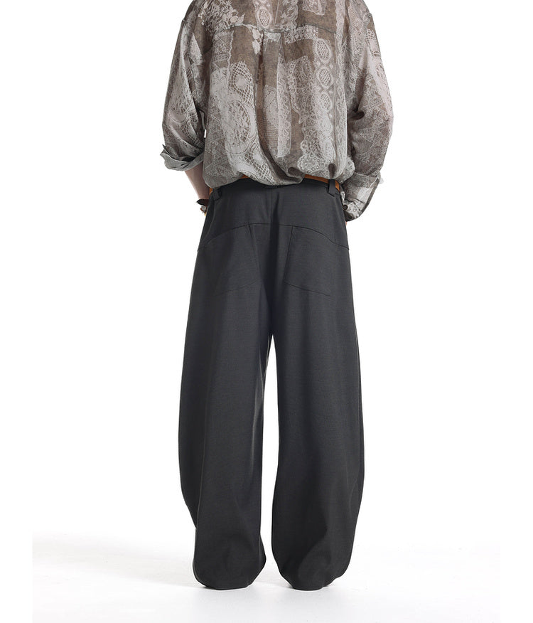 Casual pants with 3D wrinkle prevention