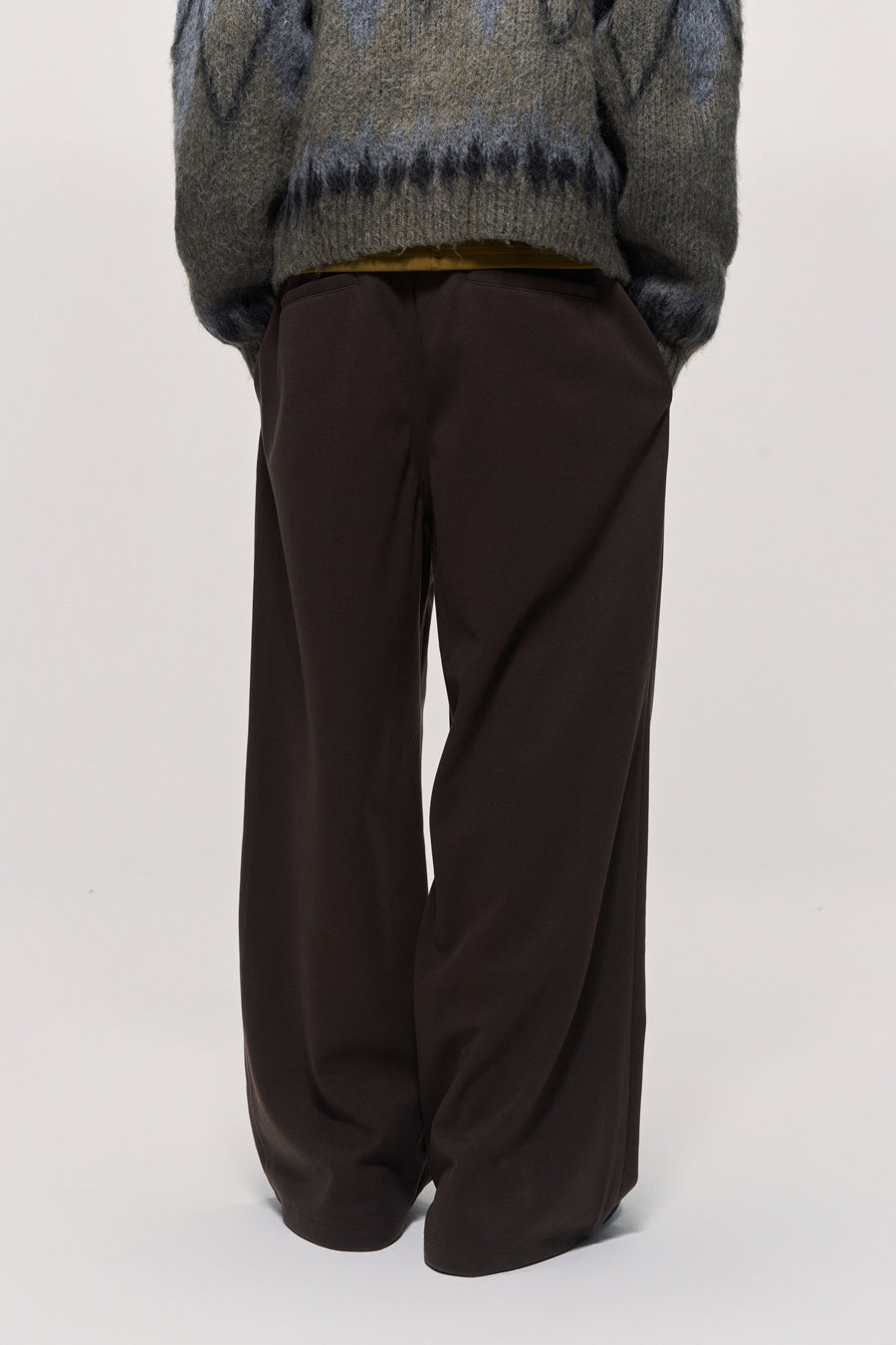 Center seam casual pants