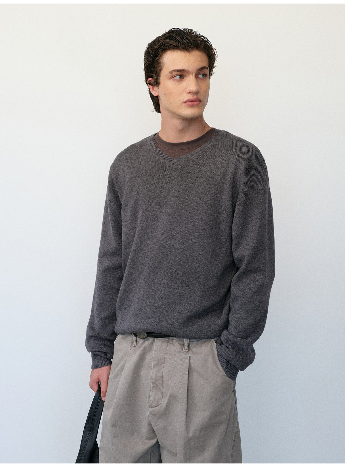 Functional Wool Yarn V-Neck Knit