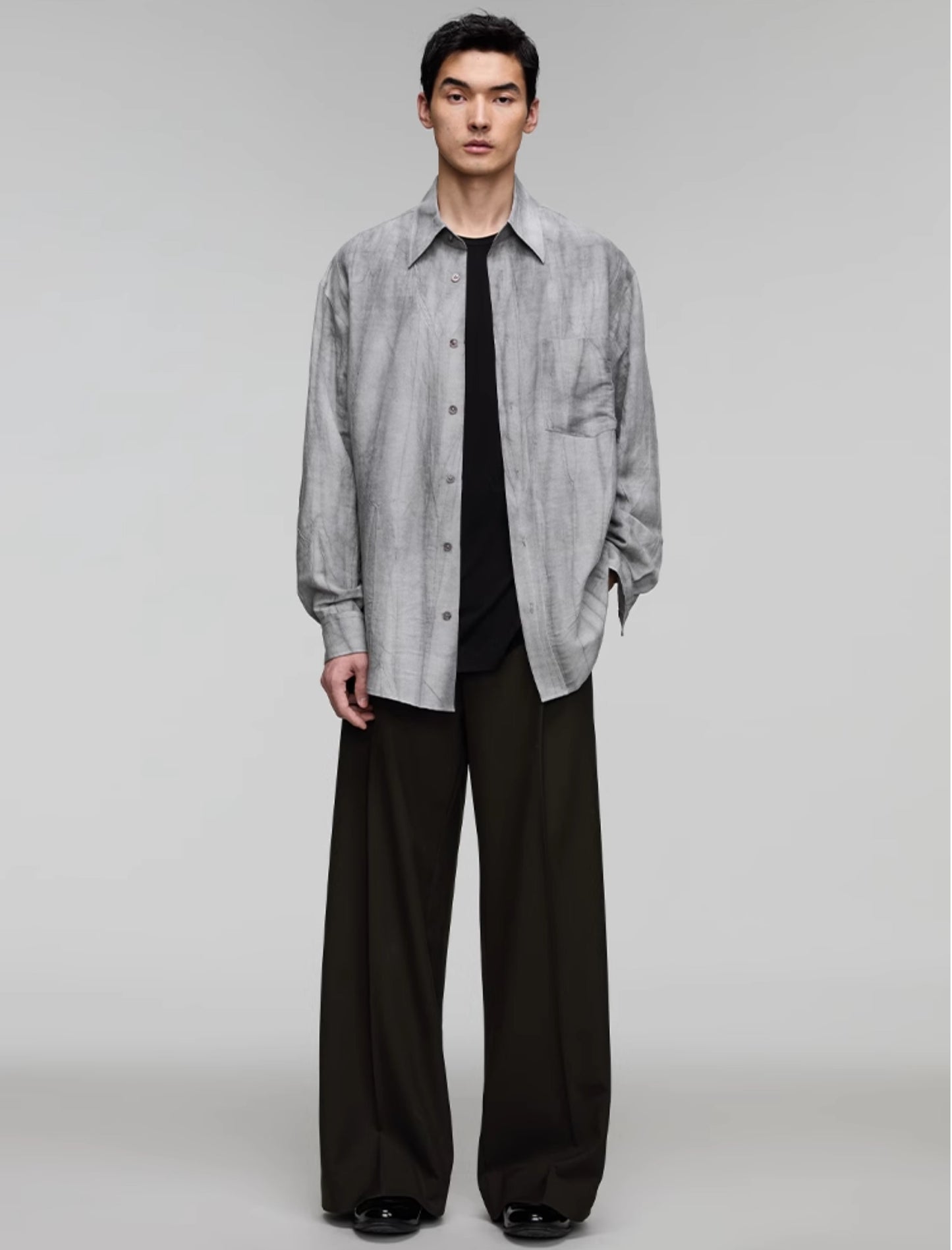 Pleated wide-leg pants