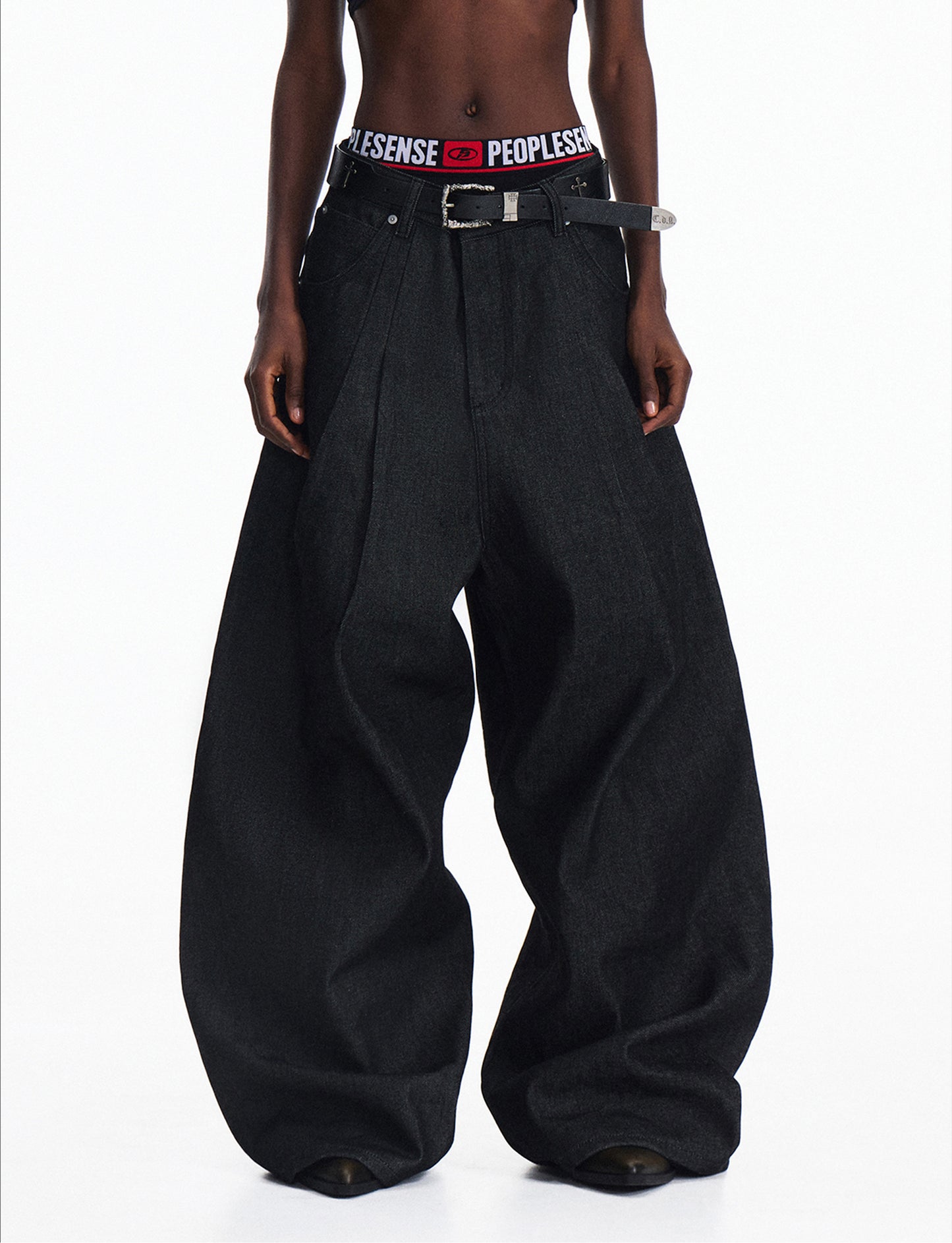 Pleated Baggy Jeans
