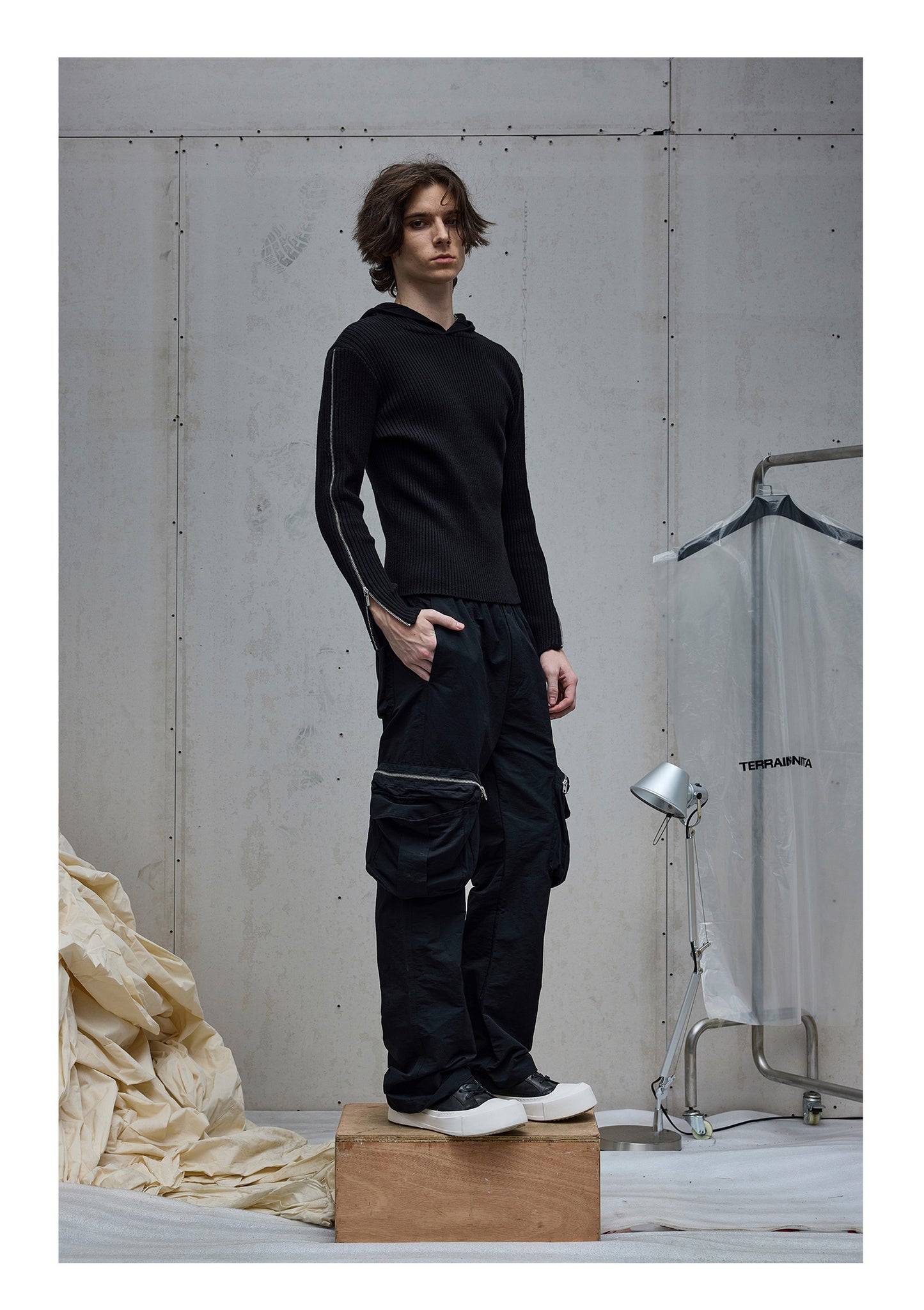 Three-dimensional pocket zipper straight pants