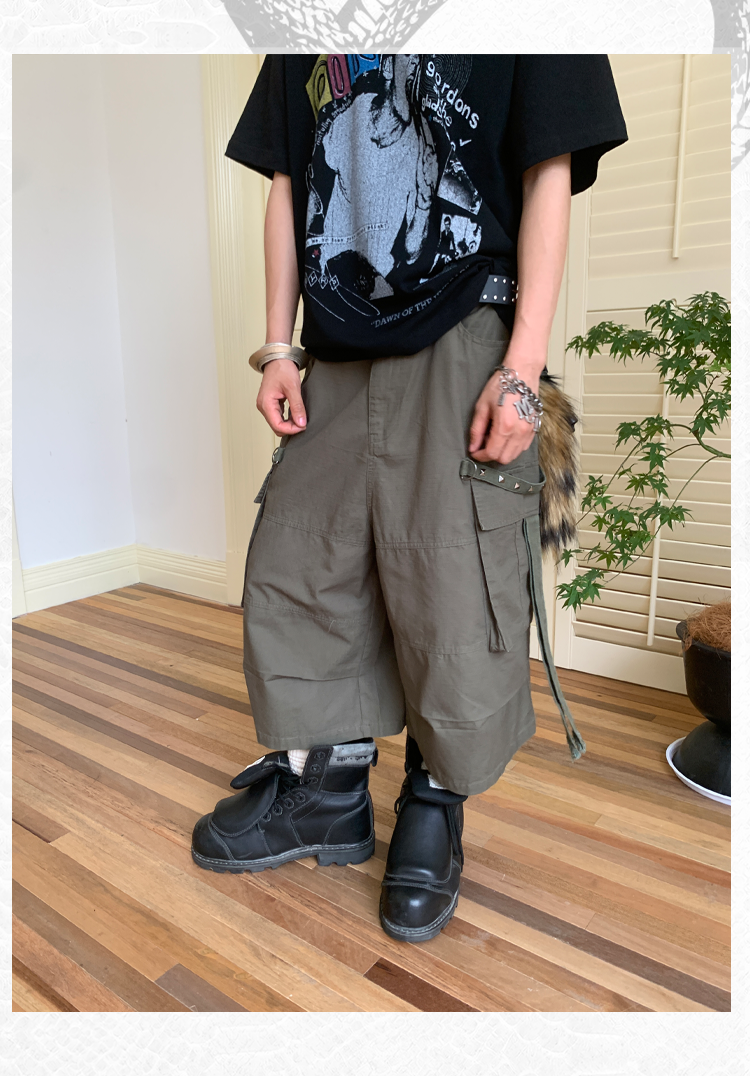 Damaged cropped camouflage cargo pants