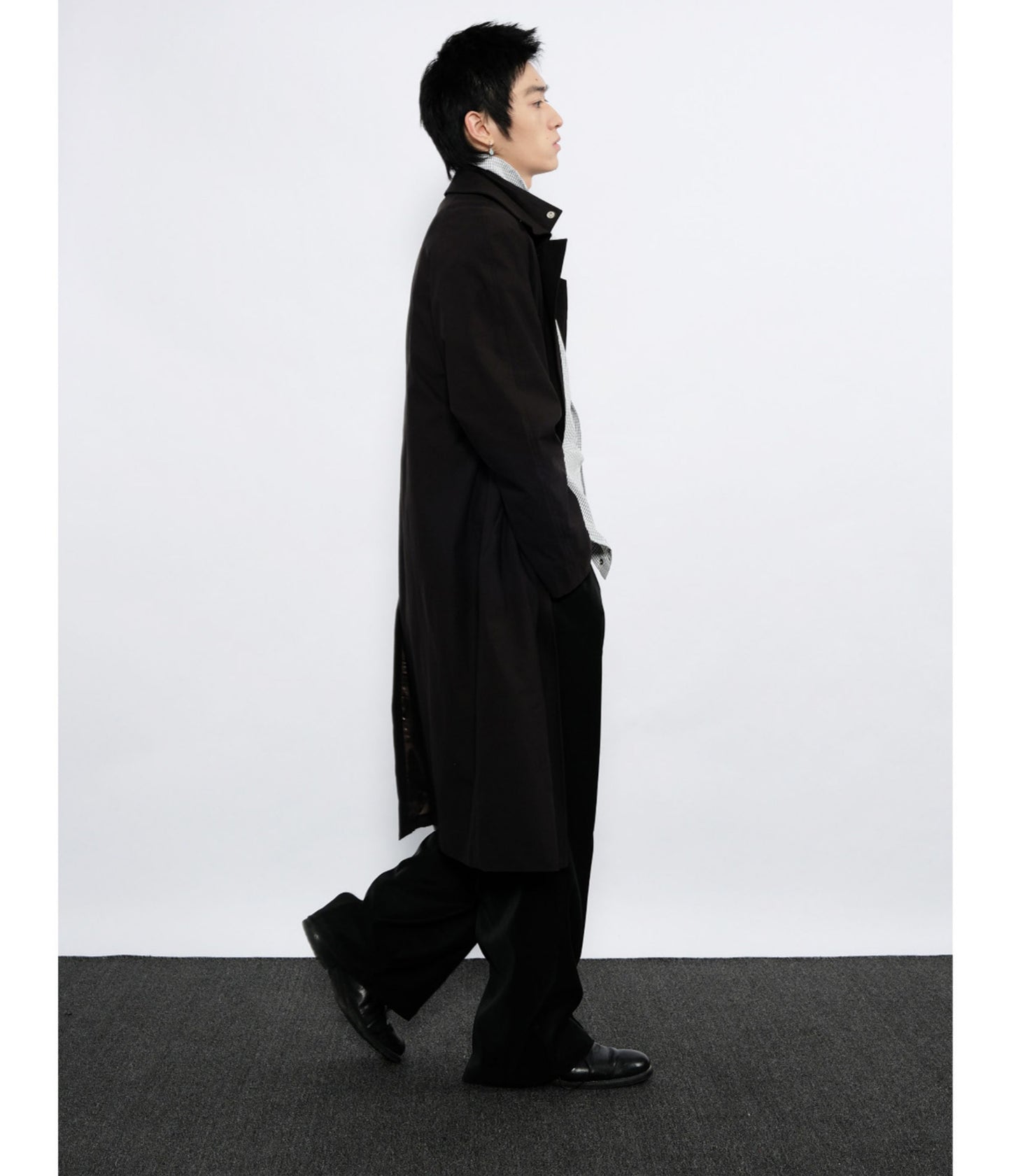 Slightly wrinkled finish Trench coat