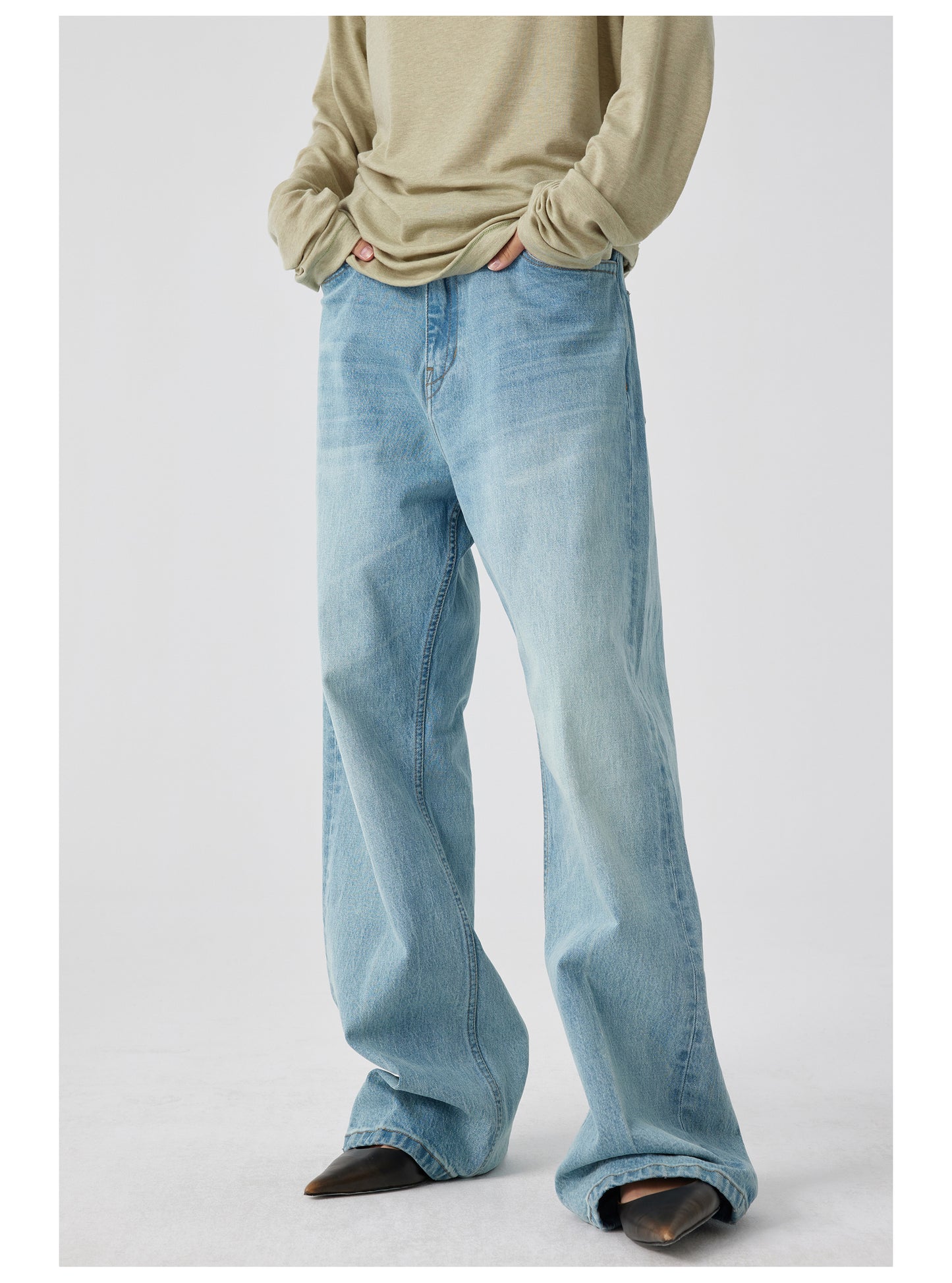 Regular fit center seam jeans