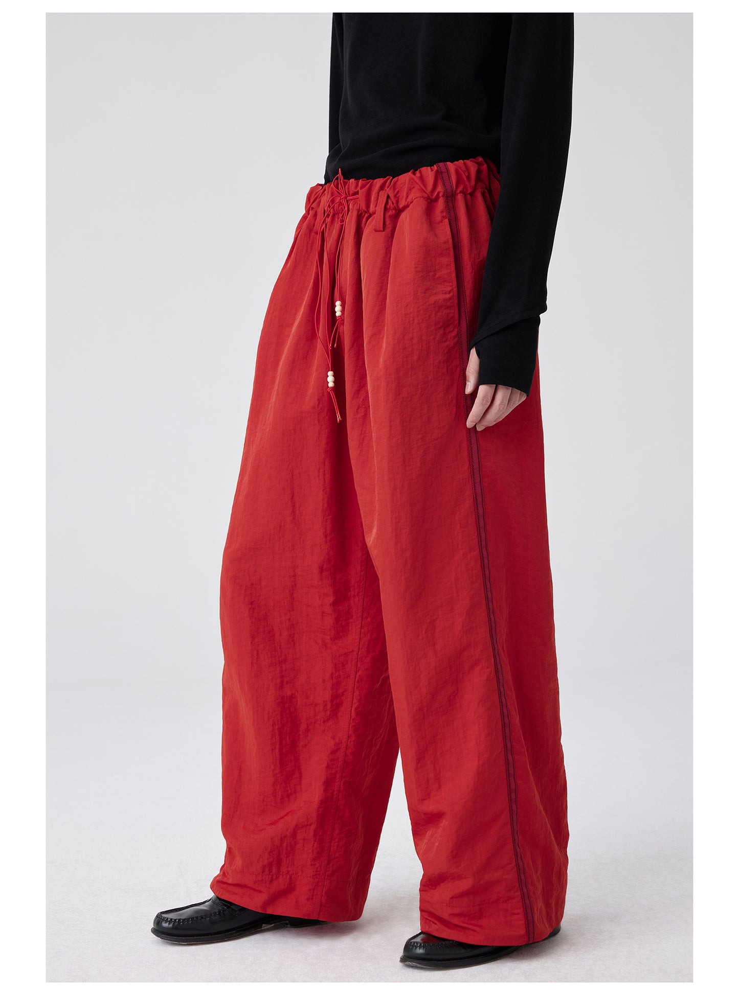 Loose-fitting nylon casual pants