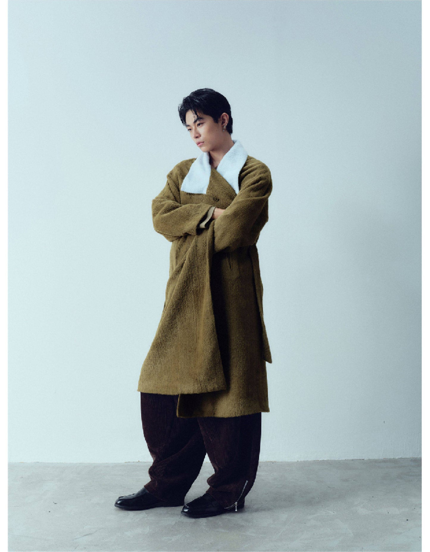 Double-breasted collar coat