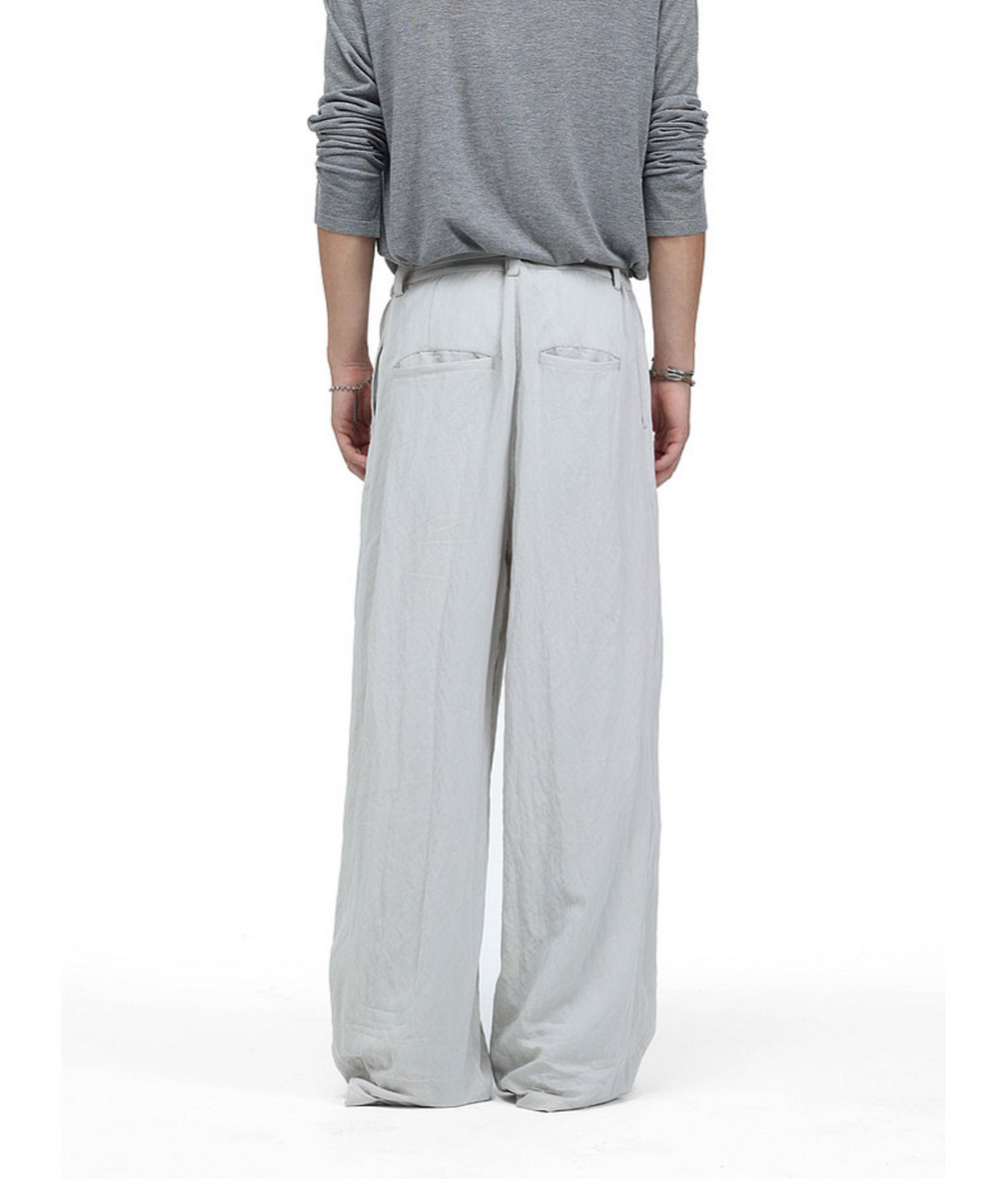 Pleated Casual Pants with a Belt