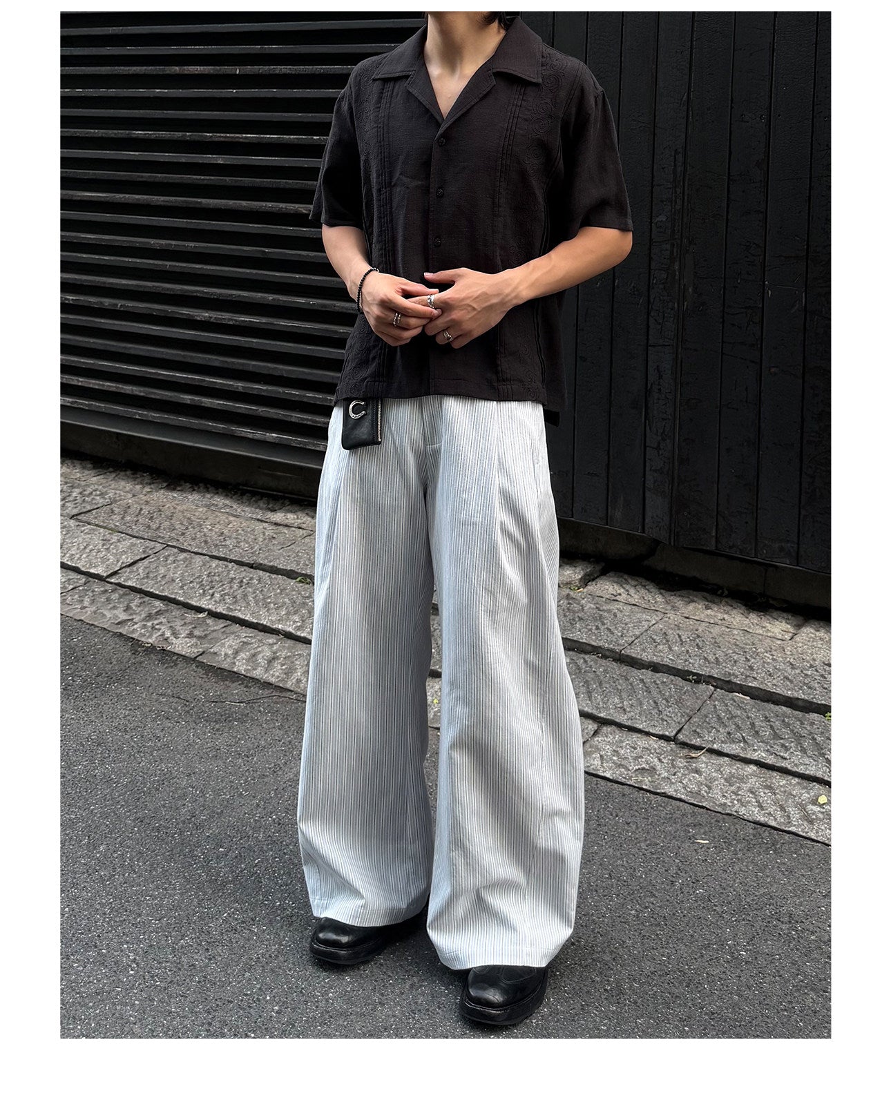 Embroidered Organ-Pleated Shirt