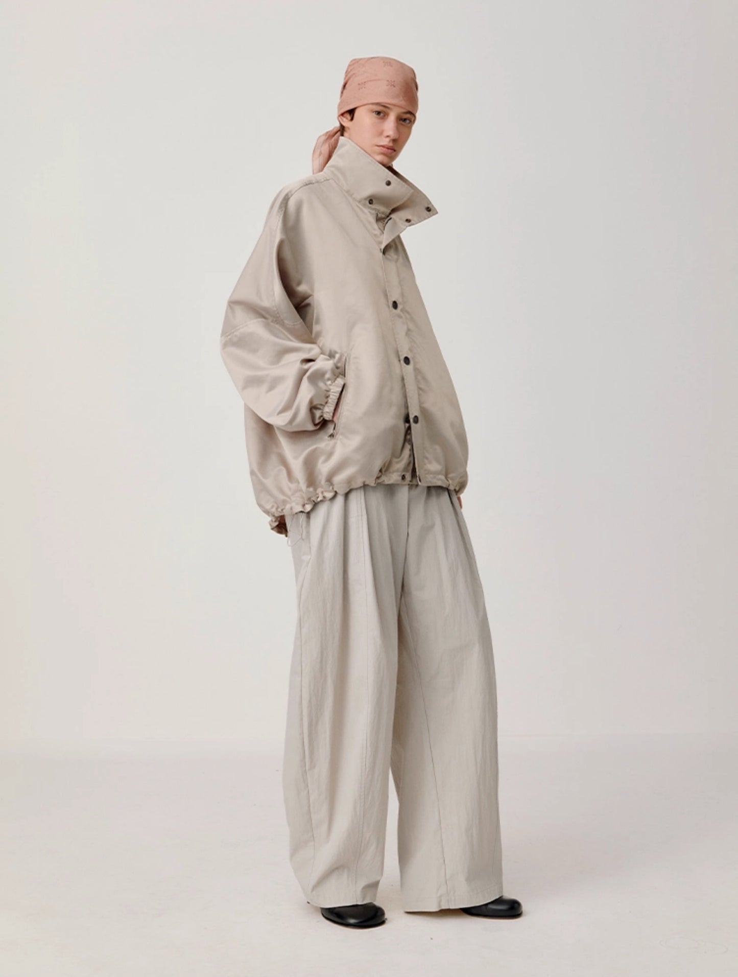 Casual pants with elastic waistband