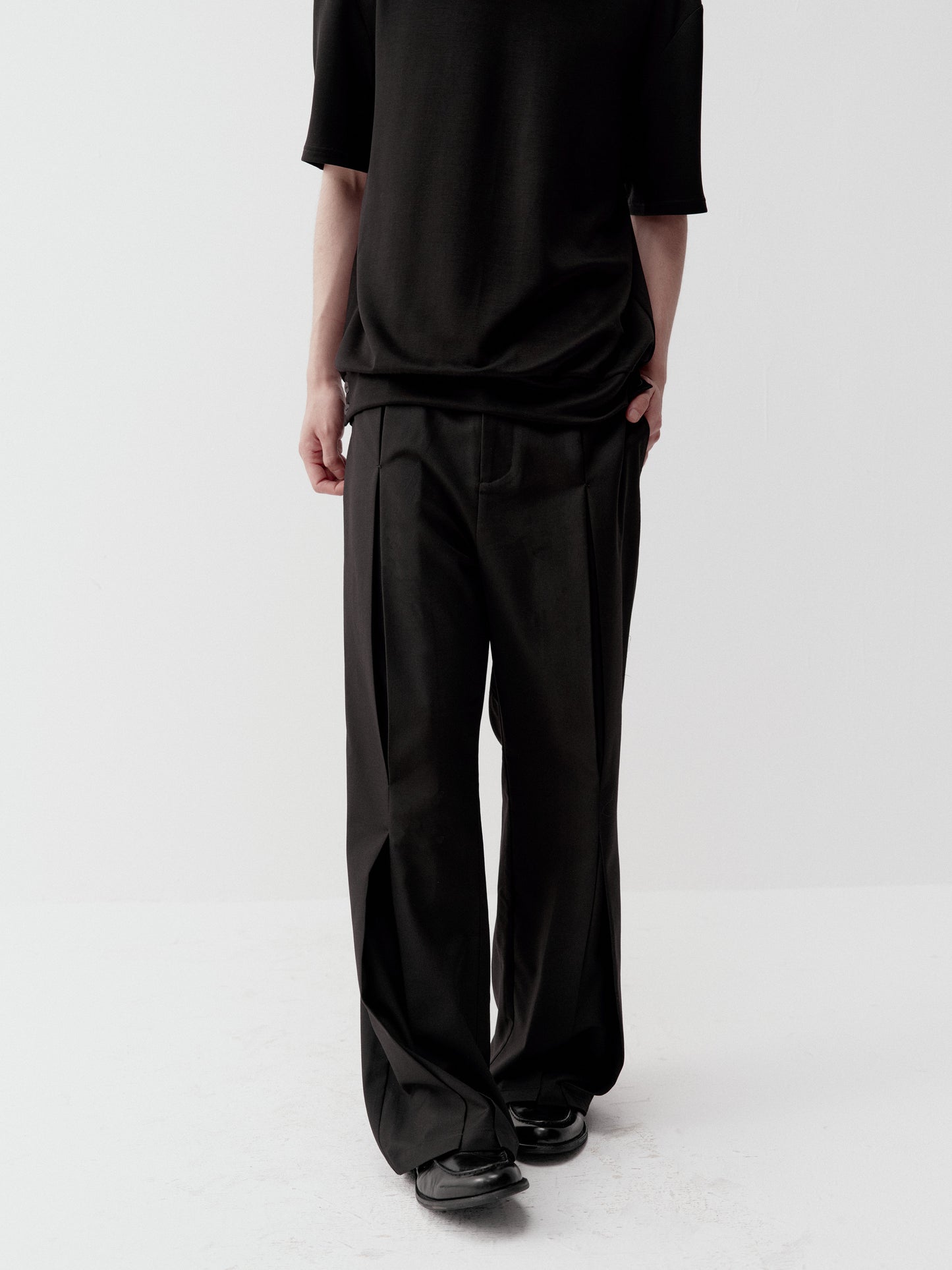 Inner-Work Pleated Wide-Leg Pants