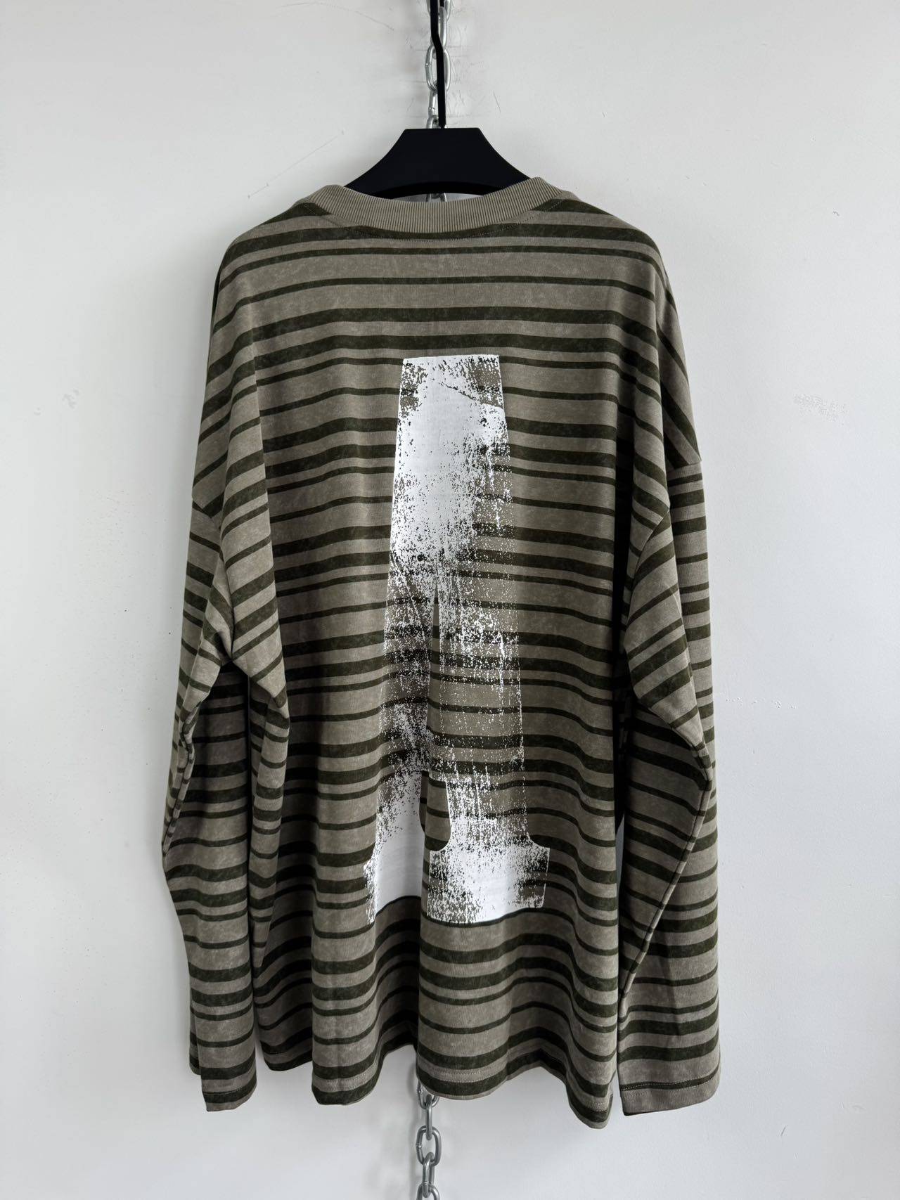 Lightweight Loose-Fit T-Shirt