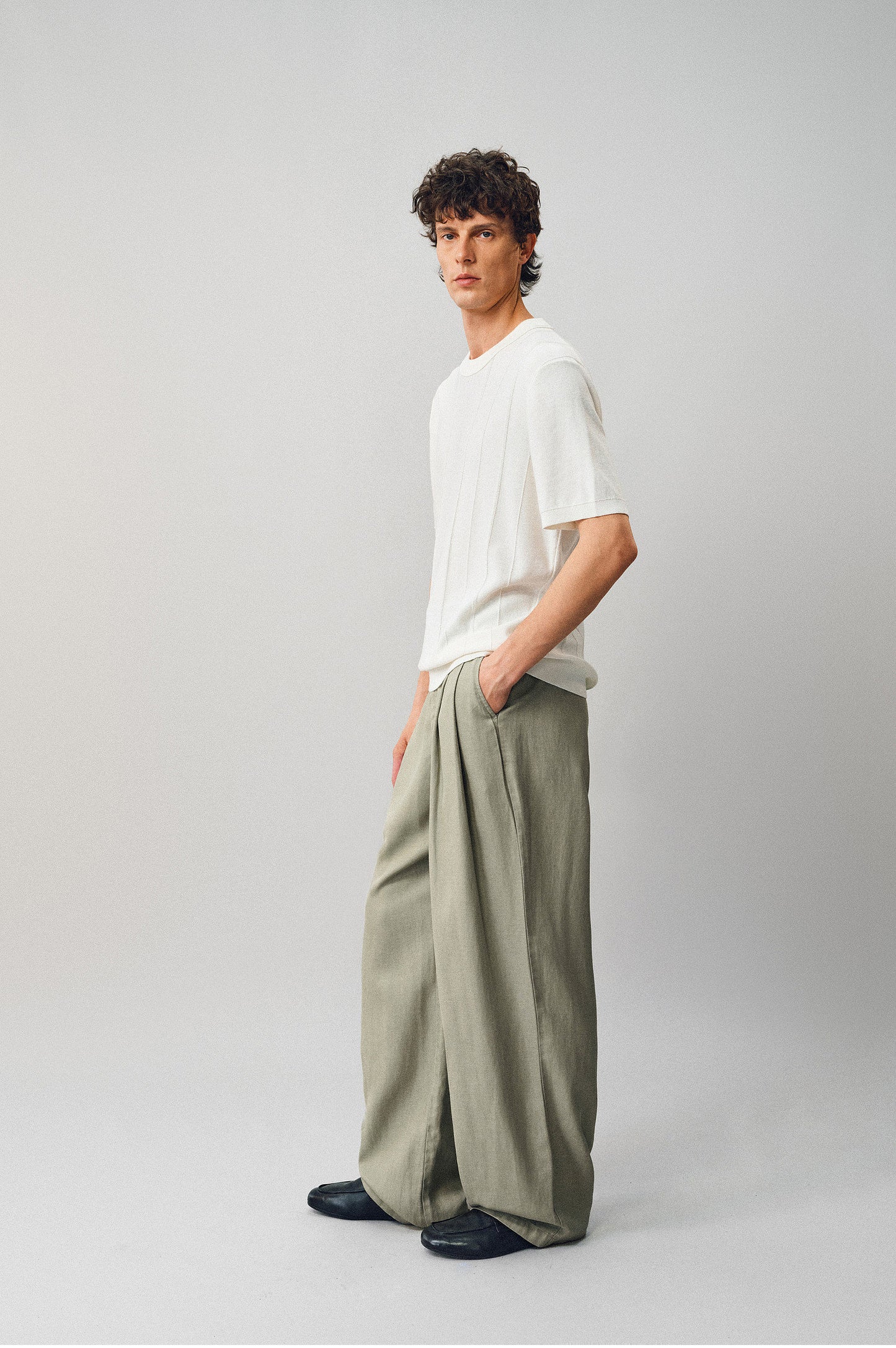 Linen Double-Pleated Casual Pants